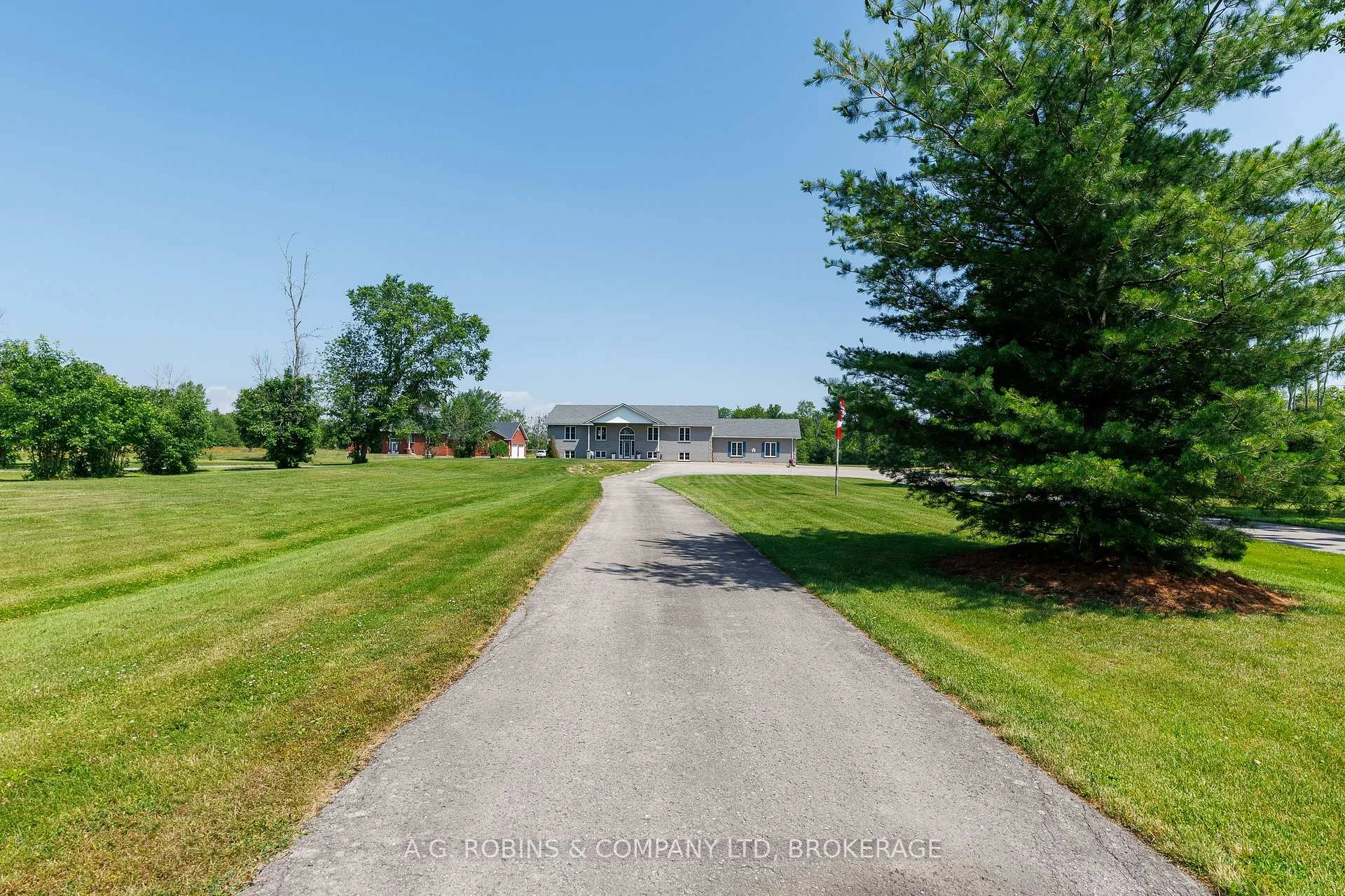 Photo 4 of 12312 Lakeshore Road, Wainfleet, Lakeshore — HOMEH