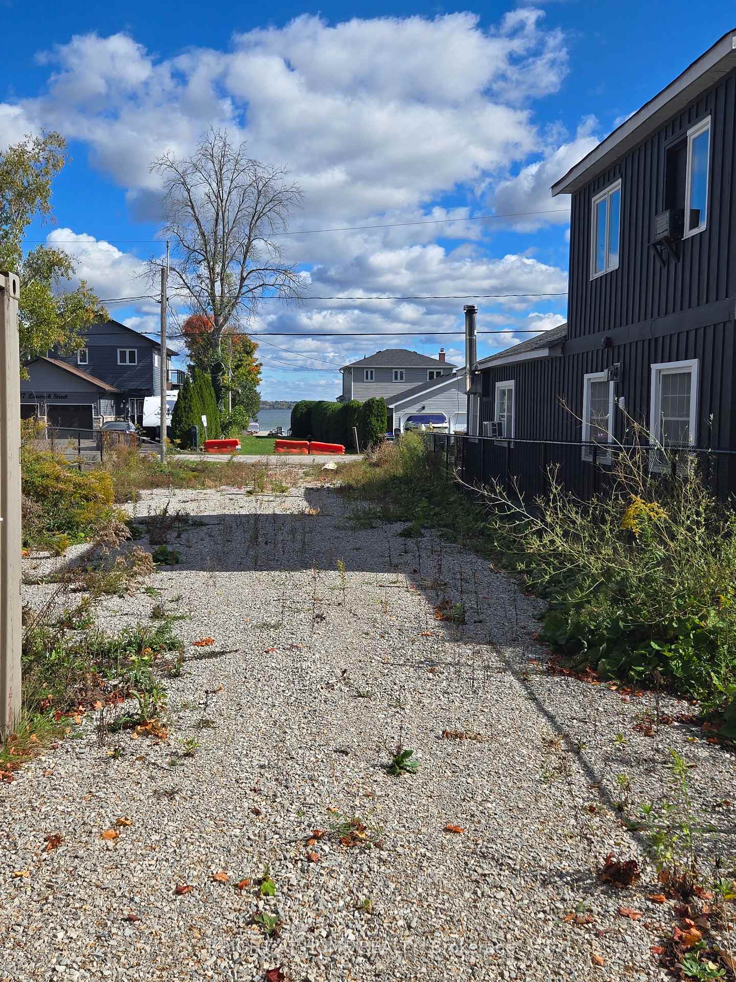 Photo 3 of 414 Limerick Street, Innisfil, Rural Innisfil — HOMEH