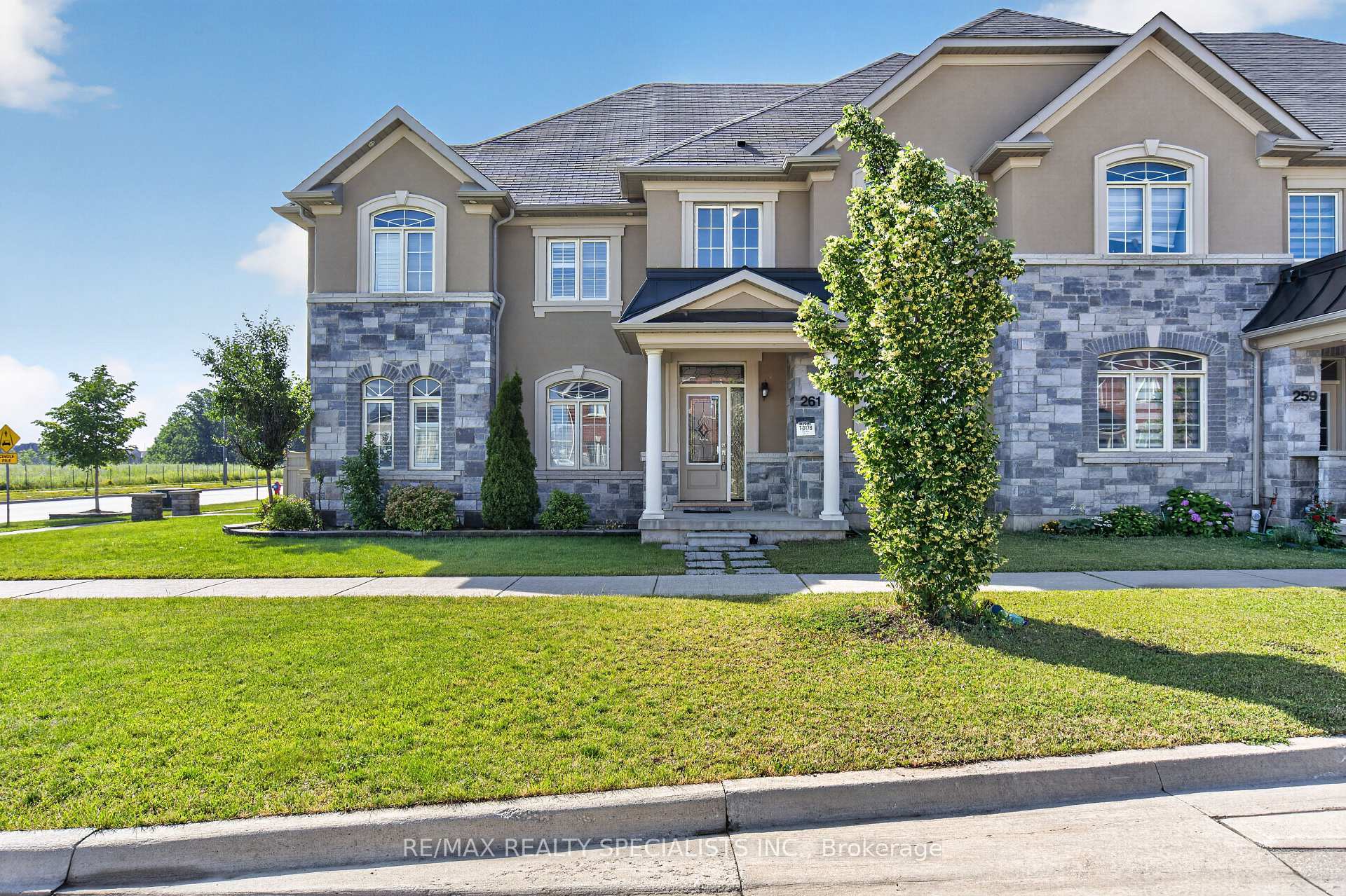 Photo 2 of 261 Inspire Boulevard, Brampton, Sandringham-Wellington North — HOMEH