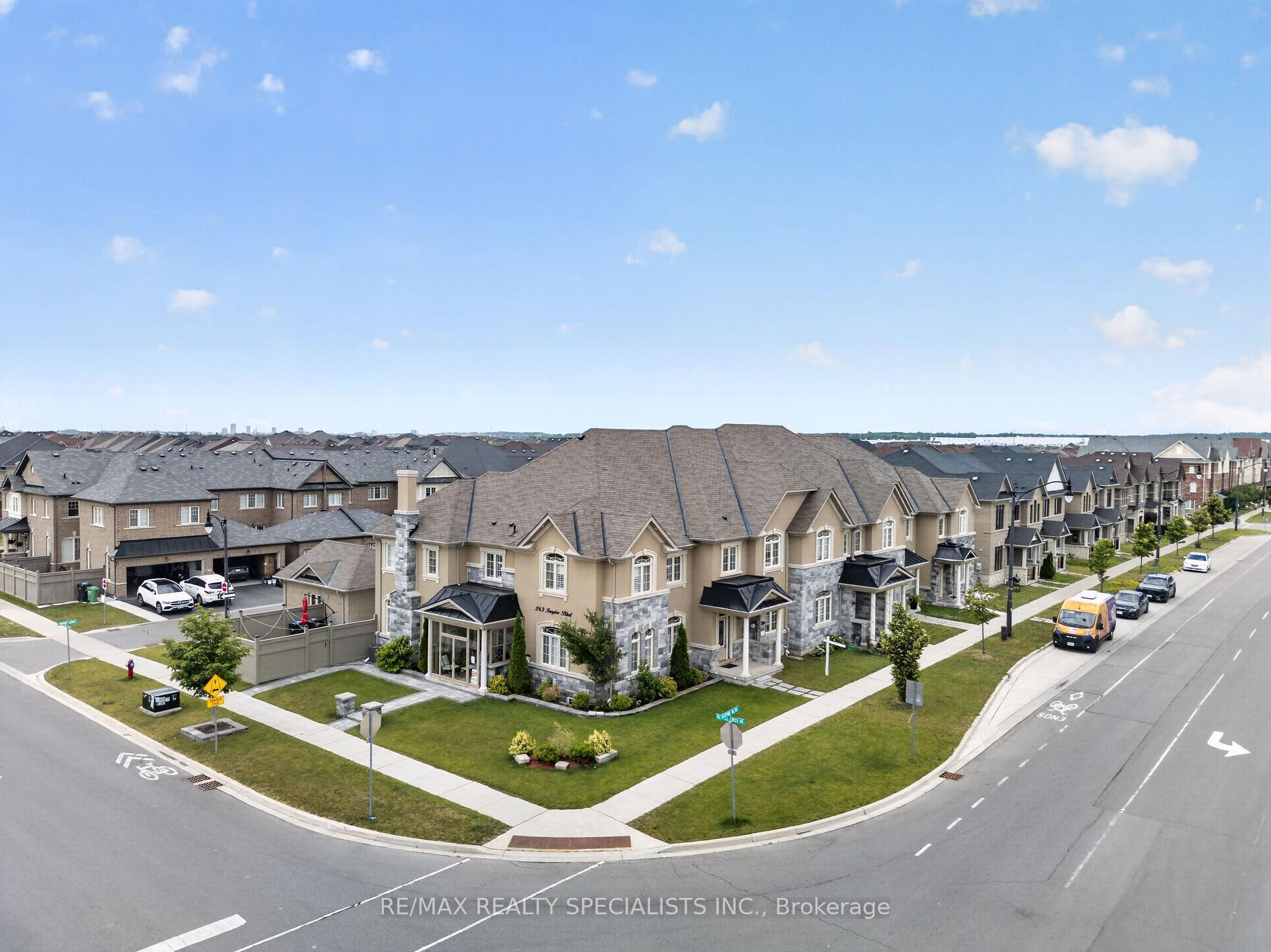 Photo 4 of 261 Inspire Boulevard, Brampton, Sandringham-Wellington North — HOMEH