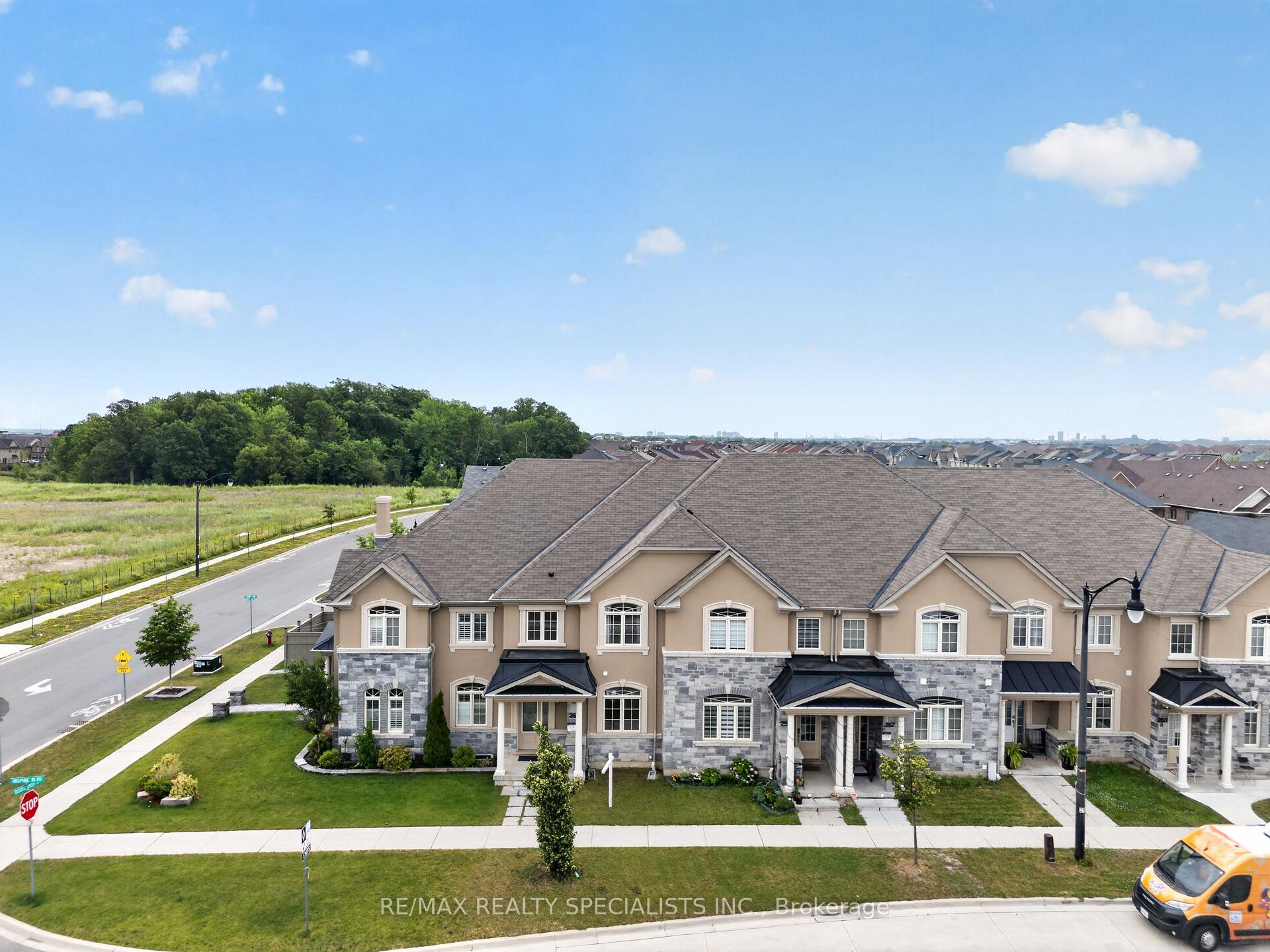 Photo 5 of 261 Inspire Boulevard, Brampton, Sandringham-Wellington North — HOMEH