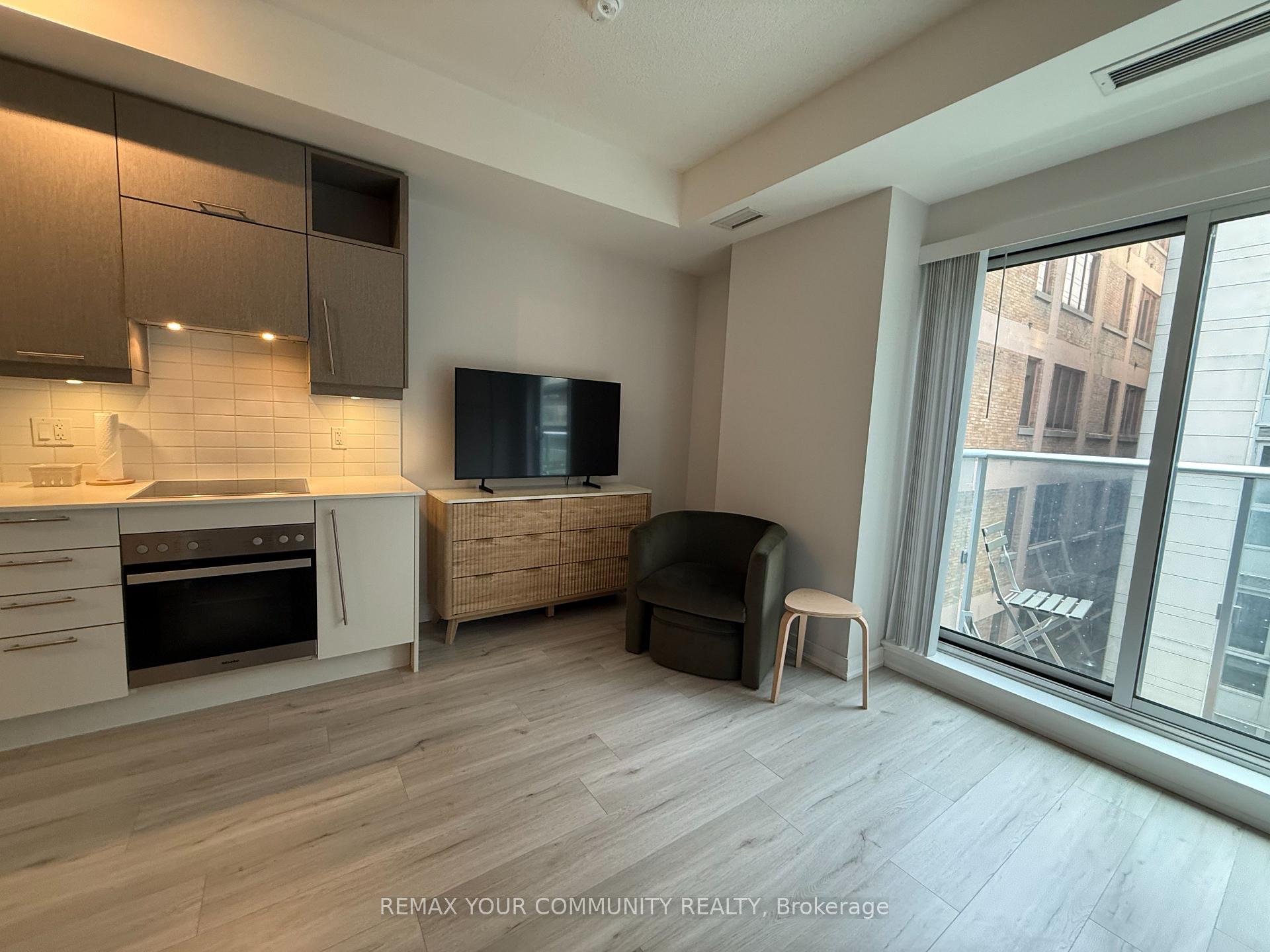 Photo 9 of Unit 502, 30 Nelson Street, Toronto, Waterfront Communities — HOMEH