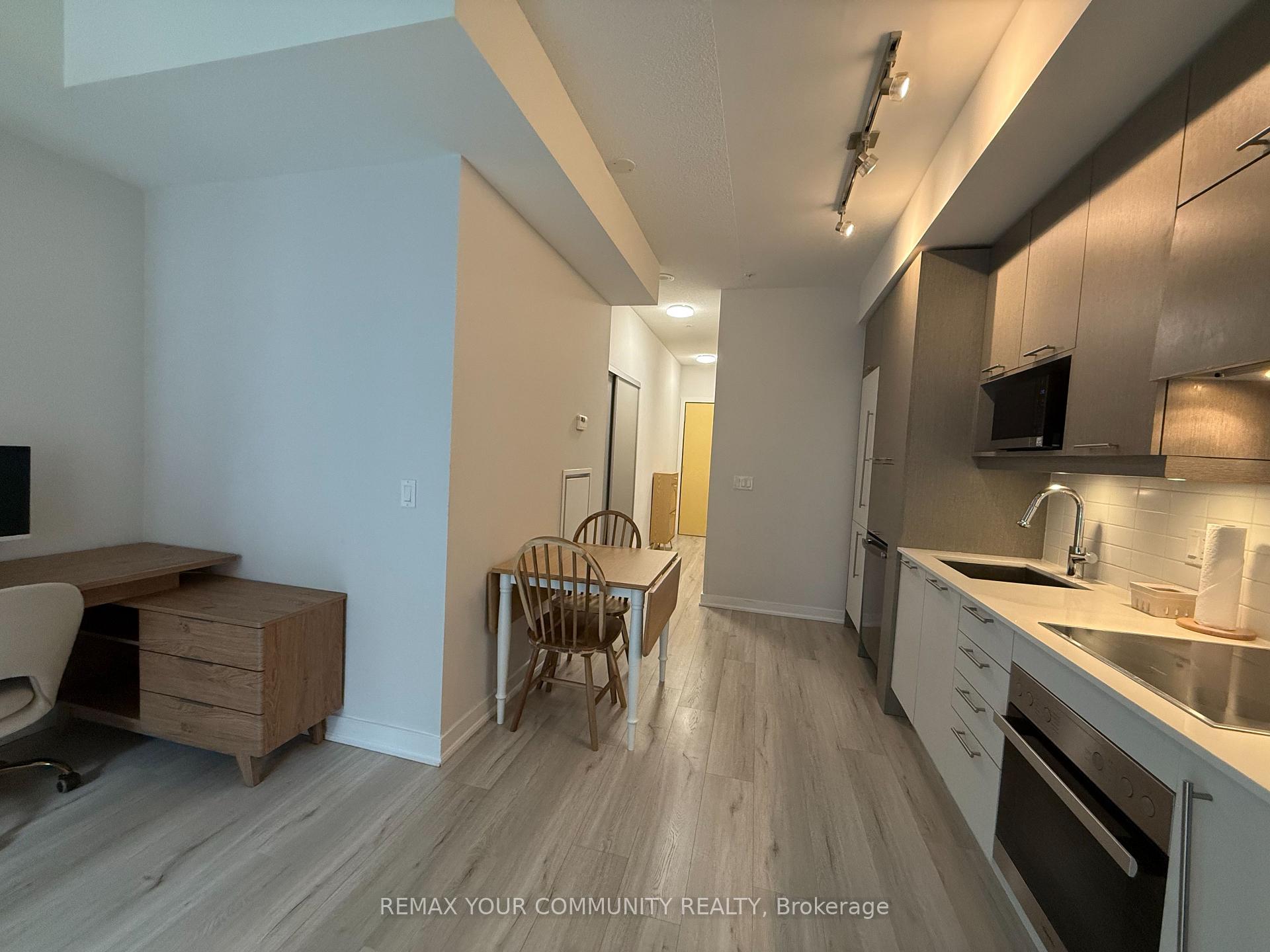 Photo 11 of Unit 502, 30 Nelson Street, Toronto, Waterfront Communities — HOMEH