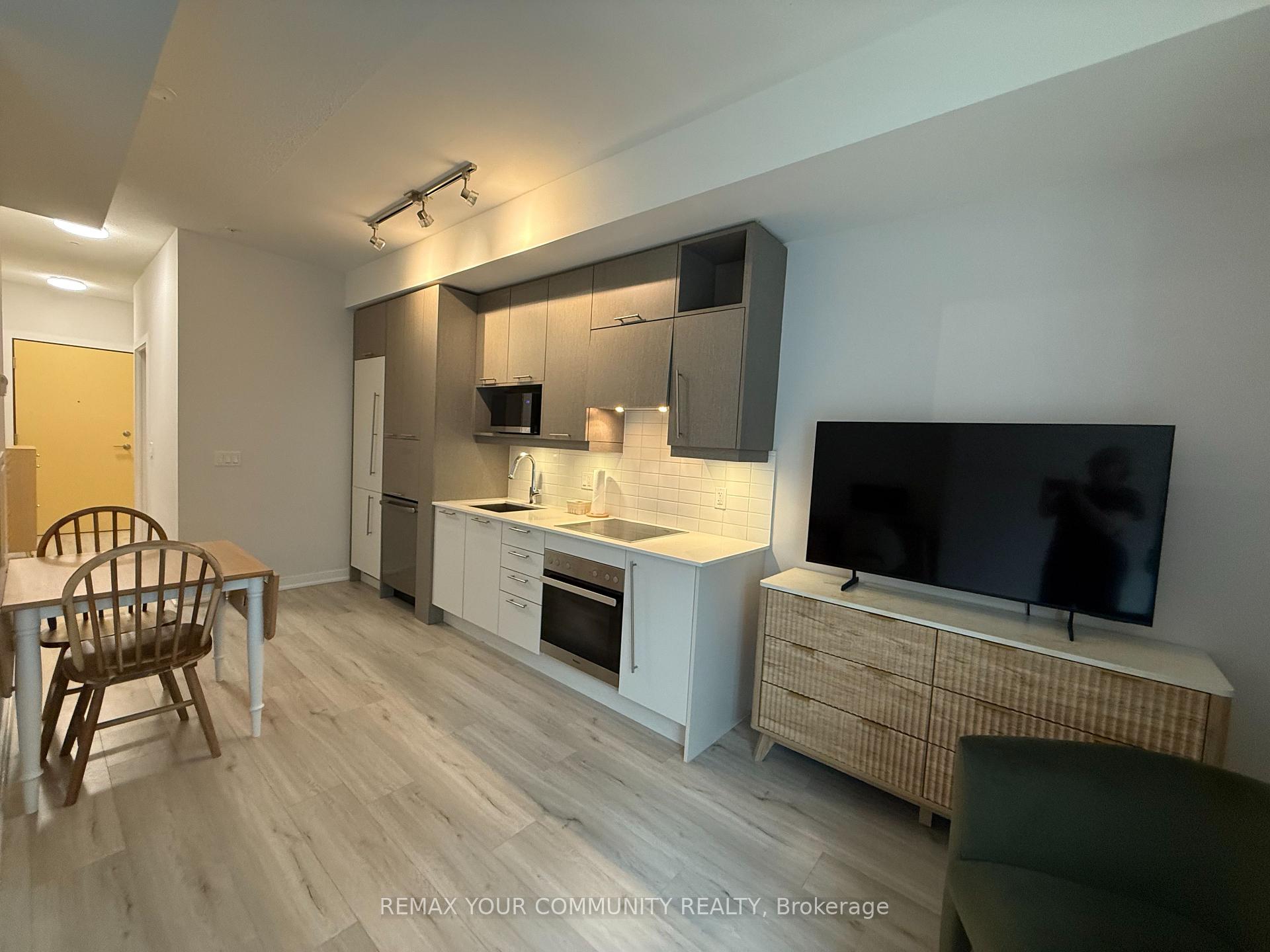Photo 12 of Unit 502, 30 Nelson Street, Toronto, Waterfront Communities — HOMEH