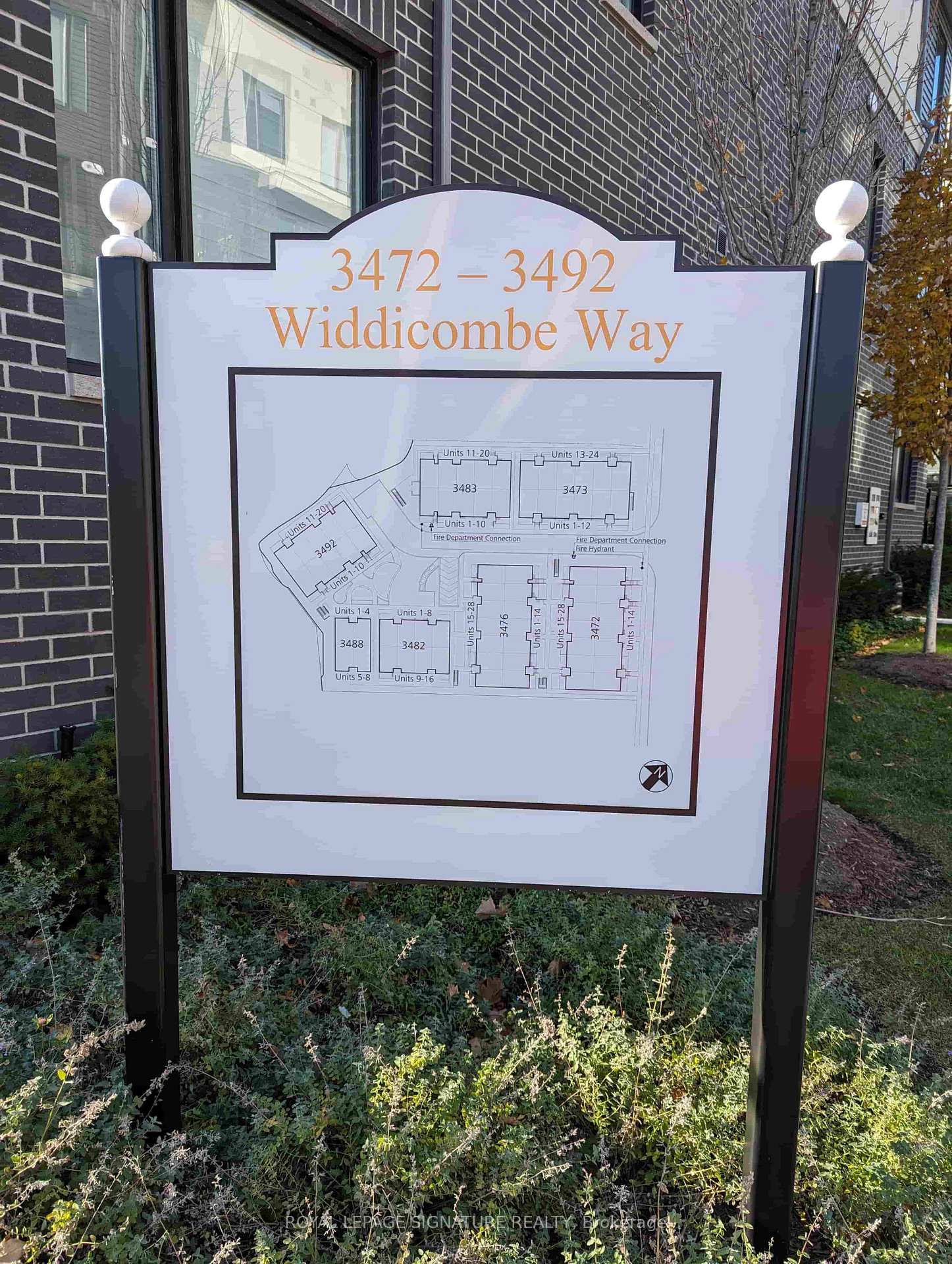 Photo 3 of Unit 15, 3472 Widdicombe Way, Mississauga, Erin Mills — HOMEH