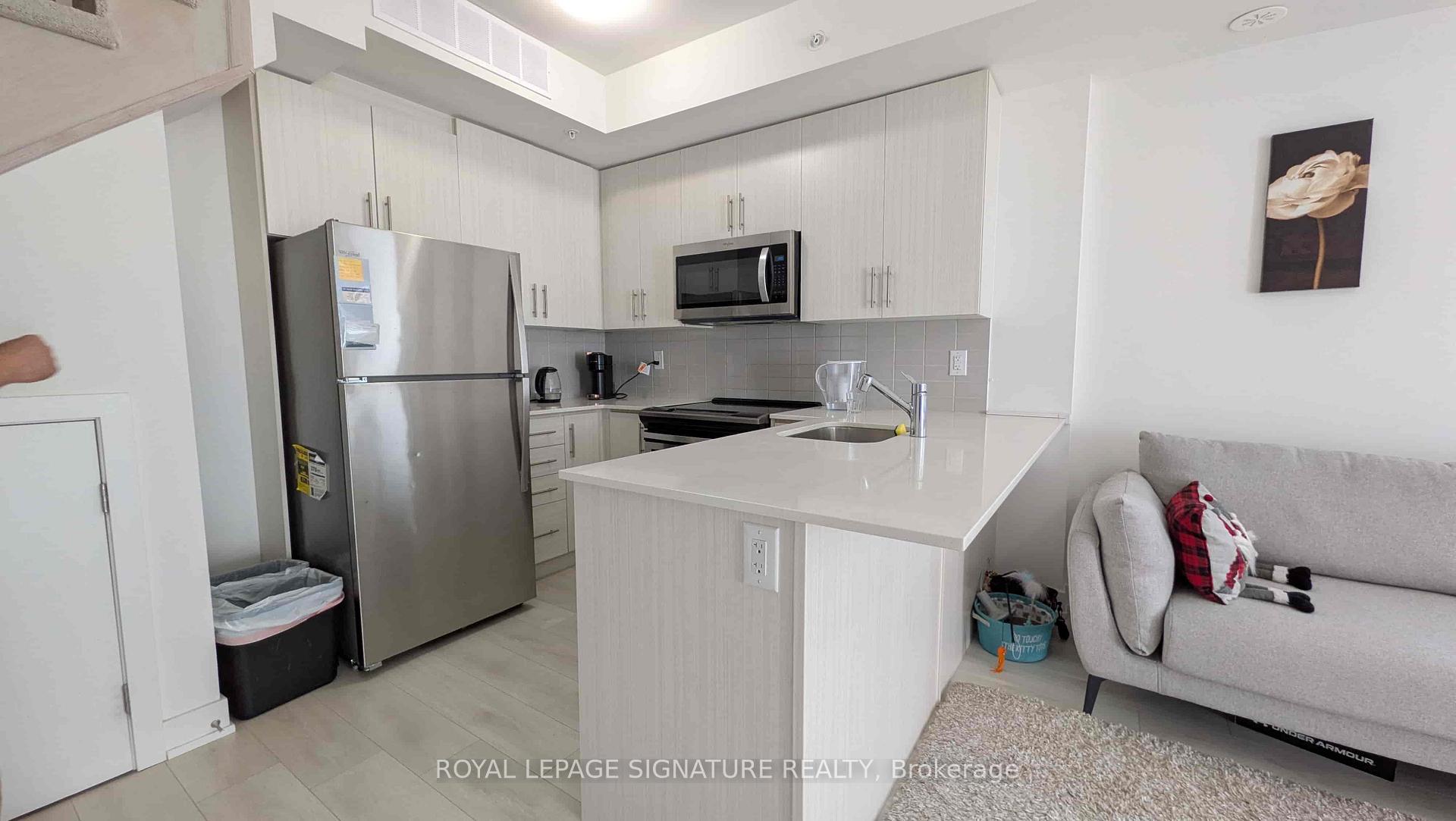 Photo 5 of Unit 15, 3472 Widdicombe Way, Mississauga, Erin Mills — HOMEH