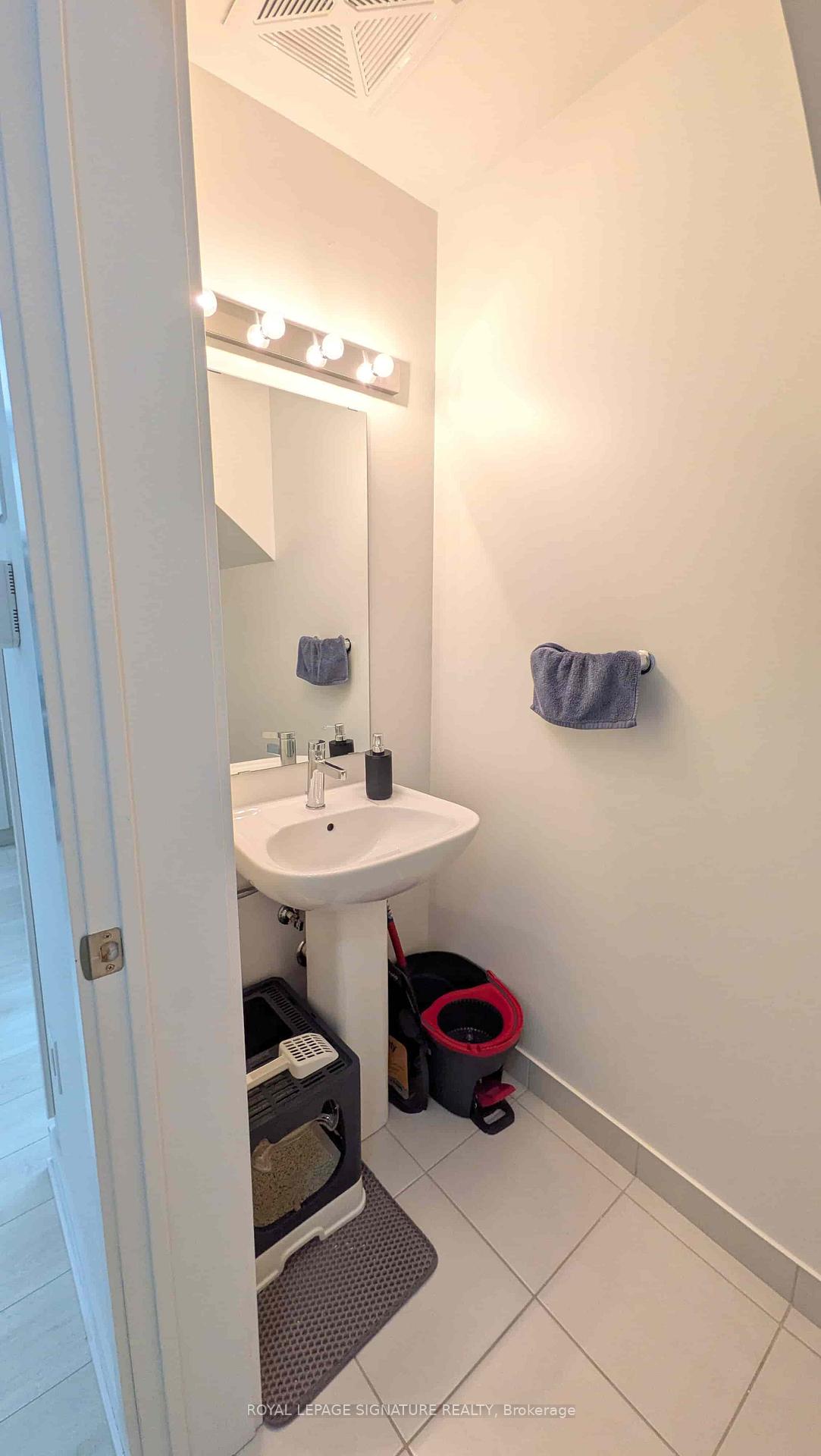 Photo 9 of Unit 15, 3472 Widdicombe Way, Mississauga, Erin Mills — HOMEH