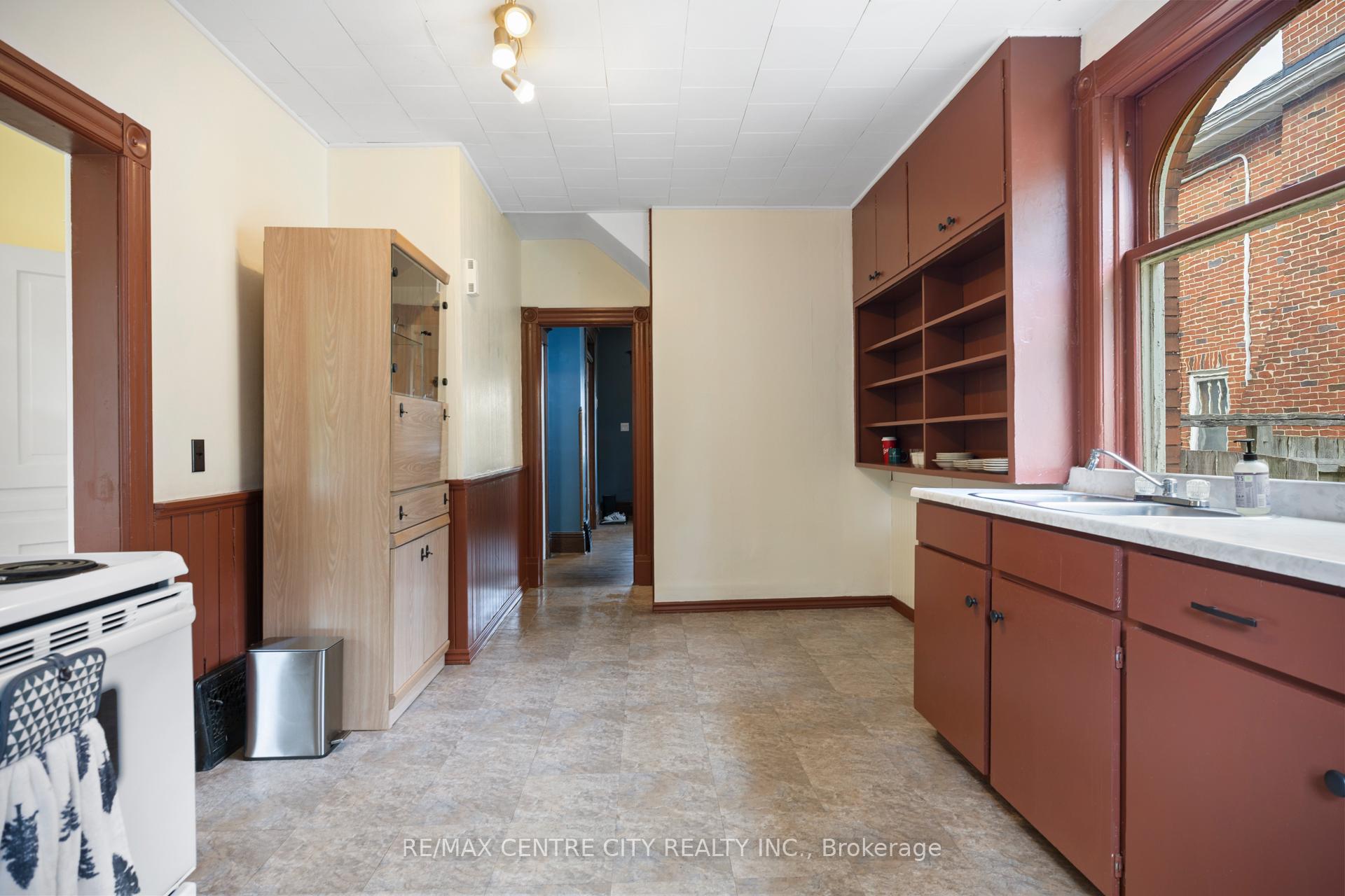 Photo 10 of 30 Owaissa Street, St. Thomas — HOMEH