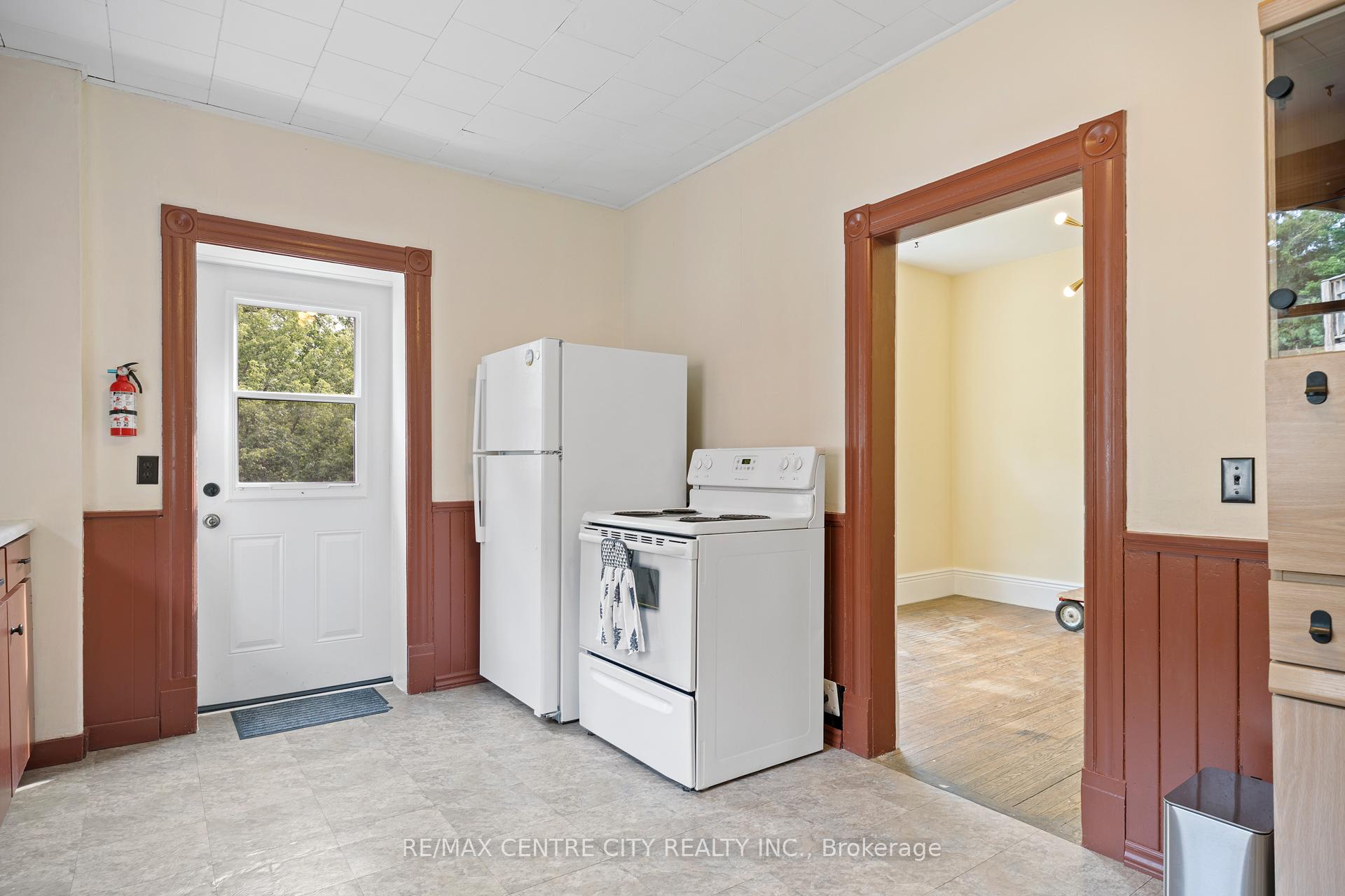 Photo 11 of 30 Owaissa Street, St. Thomas — HOMEH