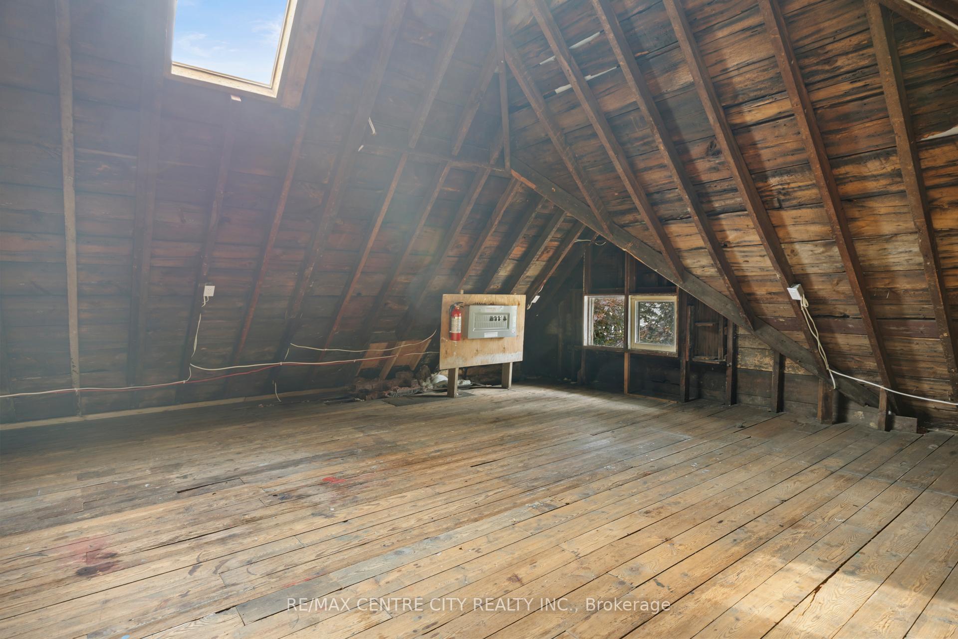 Photo 20 of 30 Owaissa Street, St. Thomas — HOMEH