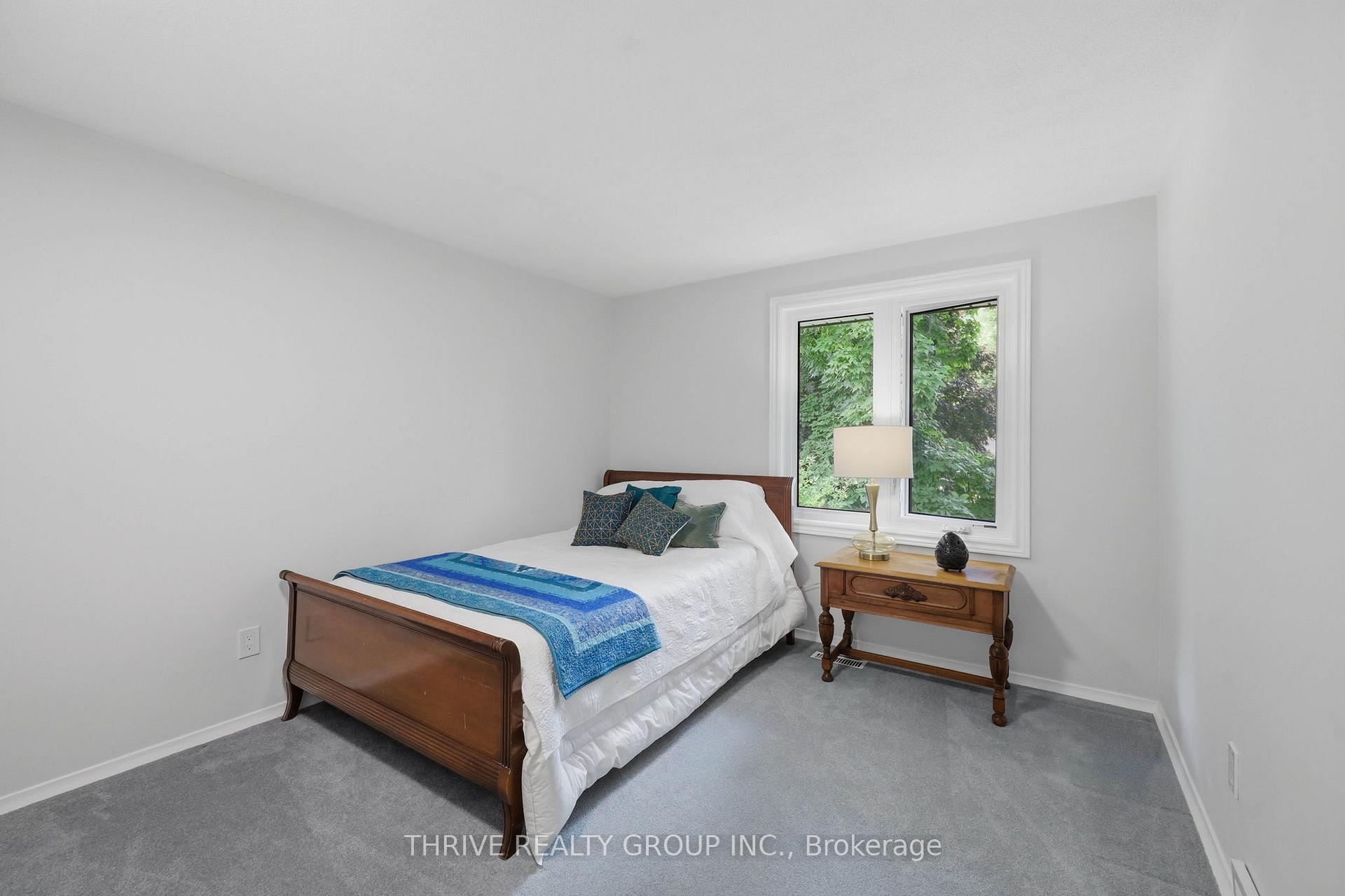 Photo 14 of 115 Haliburton Road, London, South K — HOMEH