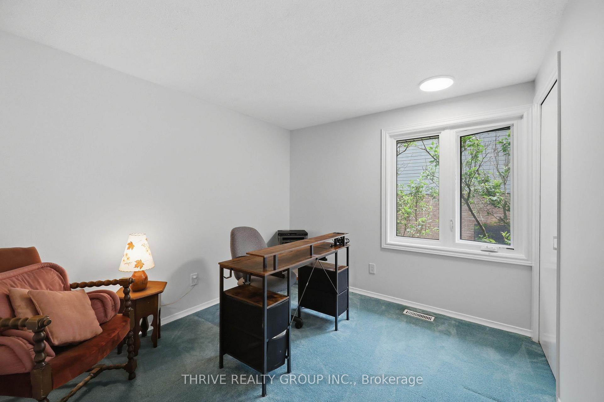 Photo 15 of 115 Haliburton Road, London, South K — HOMEH