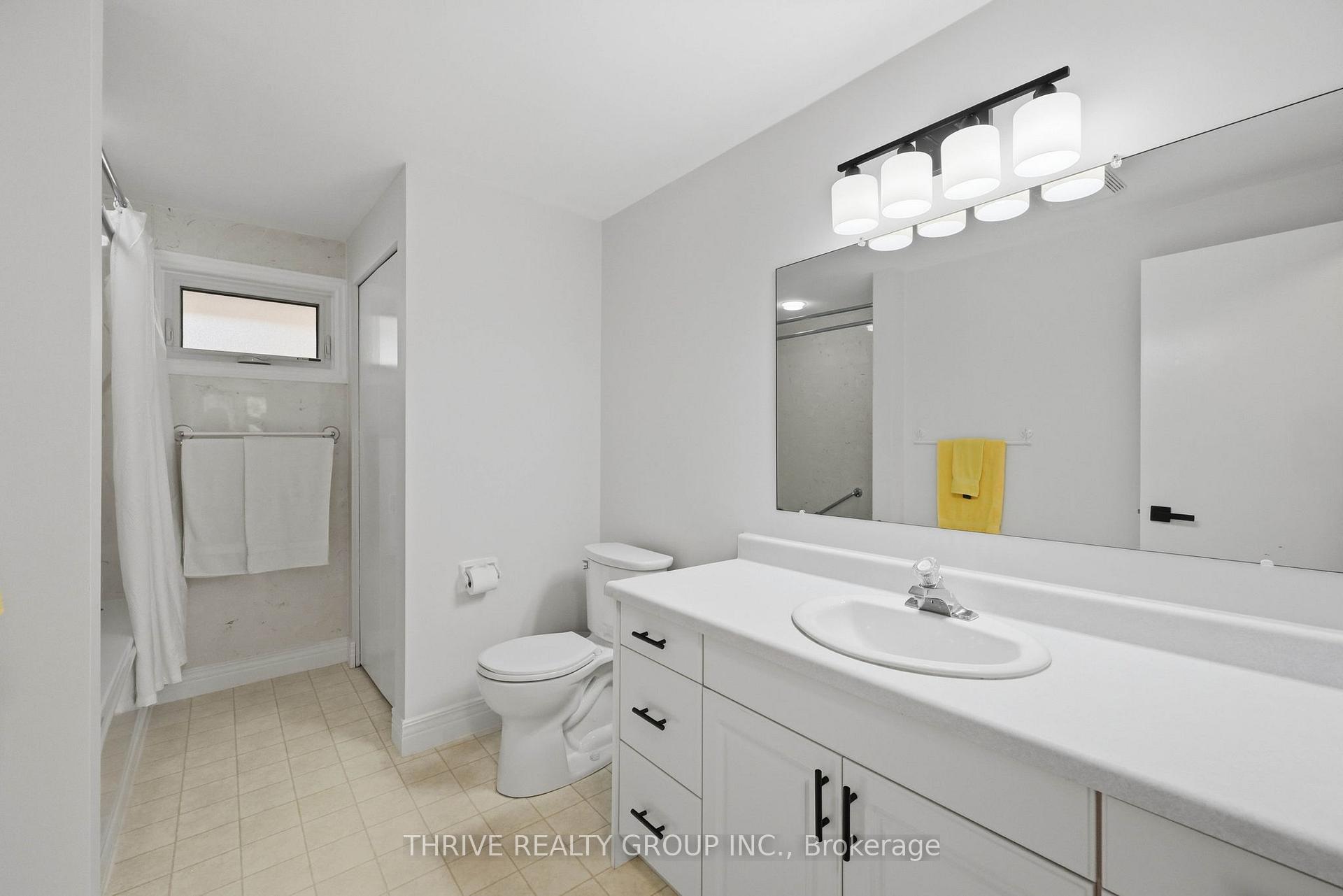 Photo 16 of 115 Haliburton Road, London, South K — HOMEH