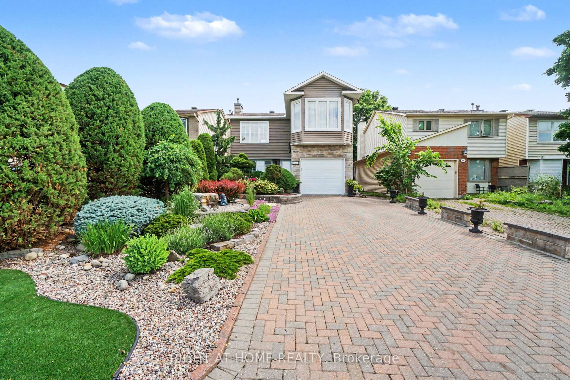 Photo 2 of 1484 Meadowbrook Road, Ottawa, Pineview — HOMEH