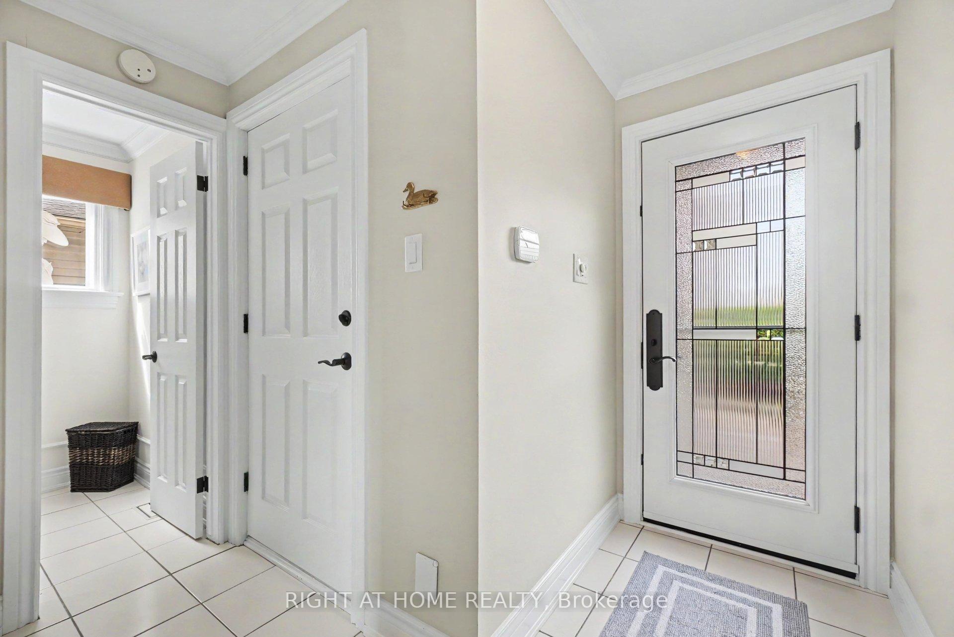 Photo 3 of 1484 Meadowbrook Road, Ottawa, Pineview — HOMEH