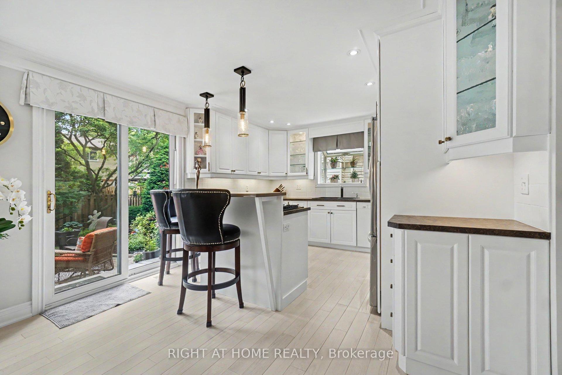 Photo 12 of 1484 Meadowbrook Road, Ottawa, Pineview — HOMEH