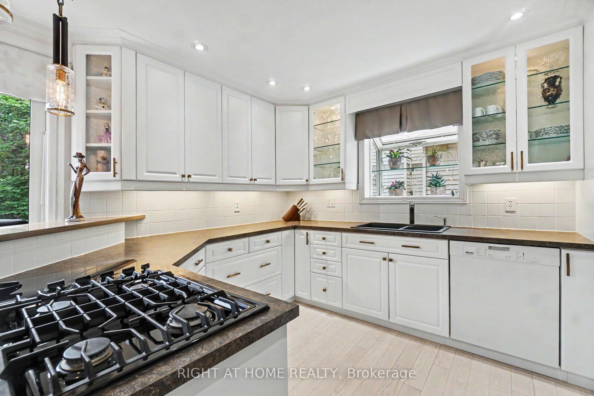 Photo 14 of 1484 Meadowbrook Road, Ottawa, Pineview — HOMEH
