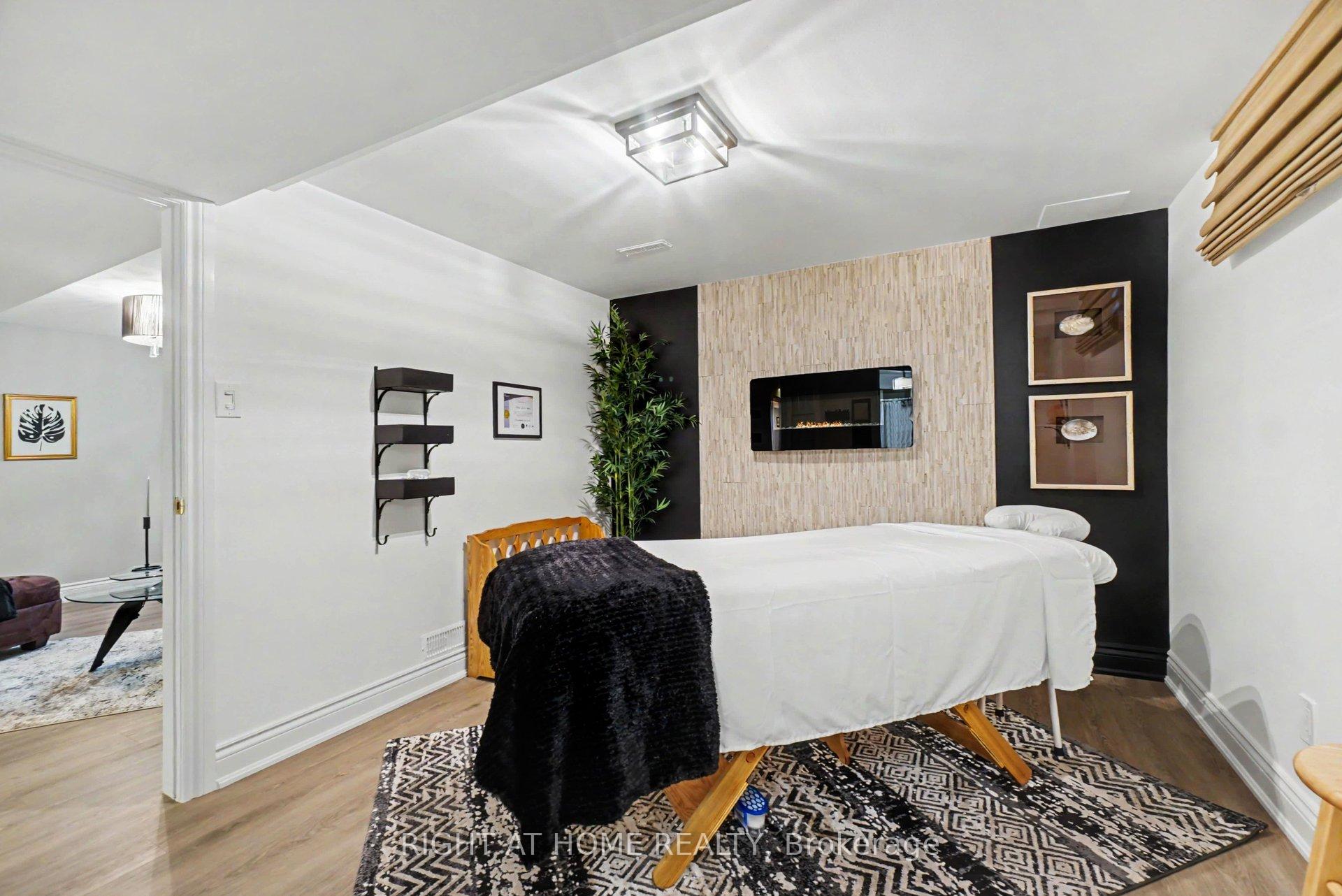 Photo 34 of 1484 Meadowbrook Road, Ottawa, Pineview — HOMEH
