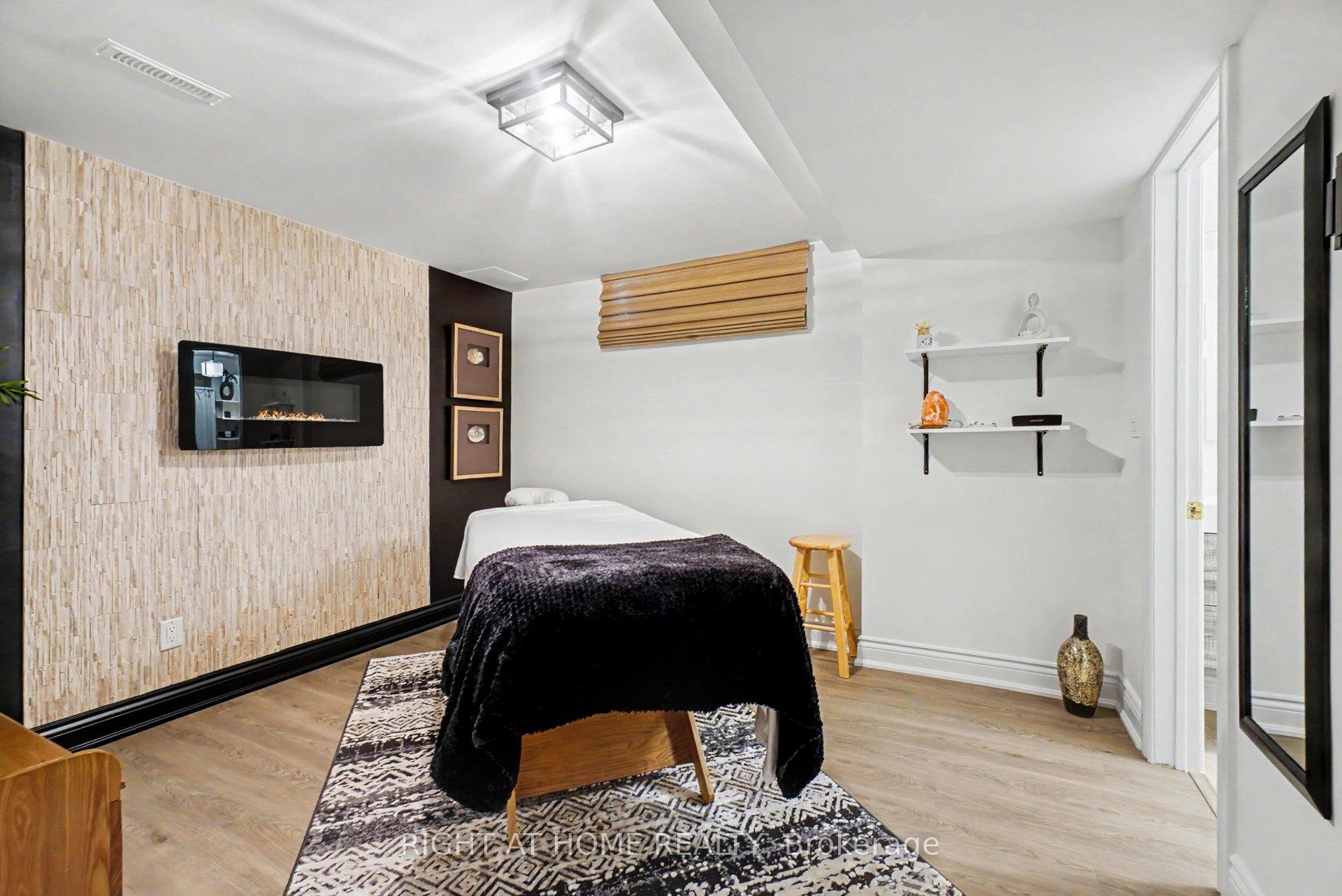 Photo 35 of 1484 Meadowbrook Road, Ottawa, Pineview — HOMEH