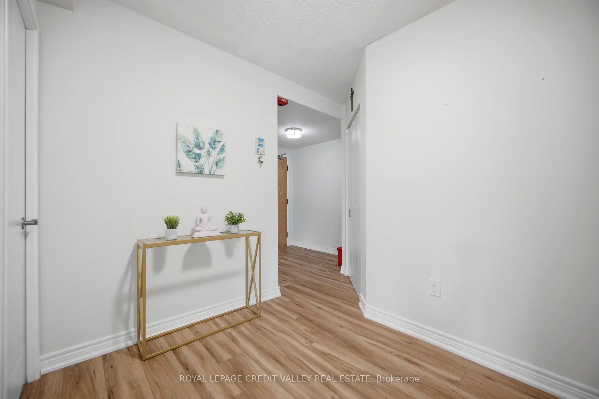 Photo 10 of Unit 407, 8351 Mclaughlin Road S, Brampton, Brampton South — HOMEH
