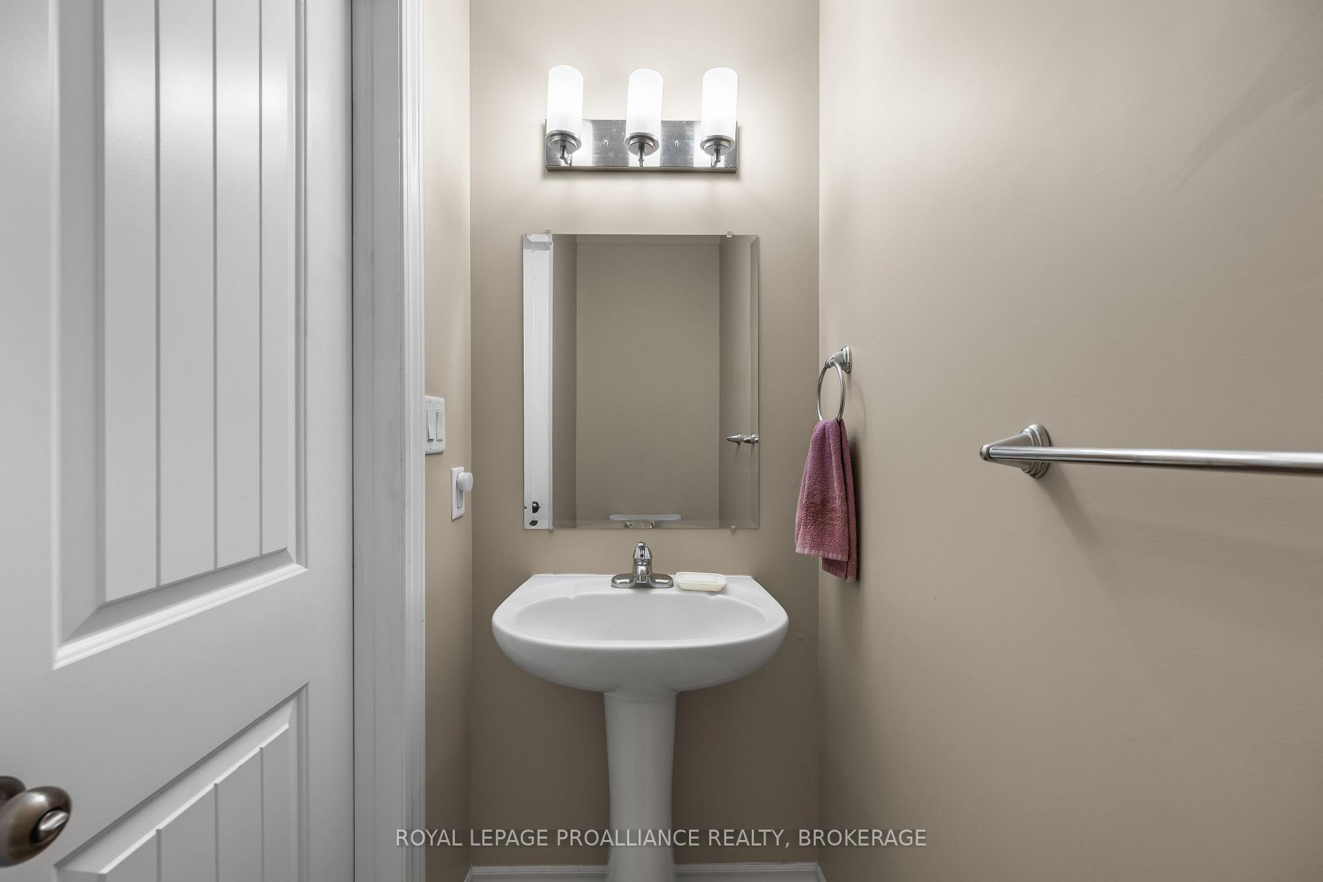 Photo 6 of 917 Blossom Street, Kingston, City Northwest — HOMEH