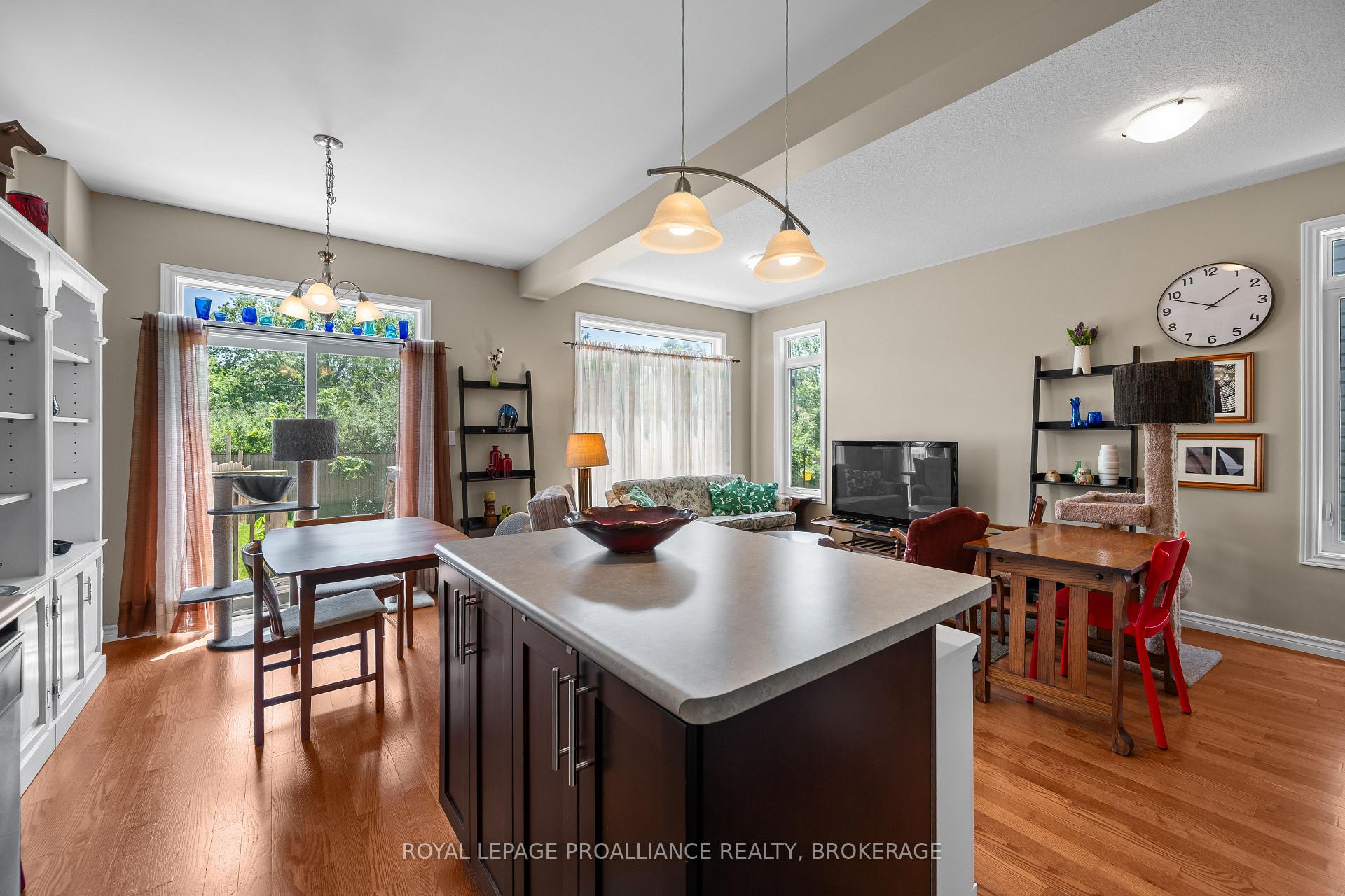 Photo 10 of 917 Blossom Street, Kingston, City Northwest — HOMEH
