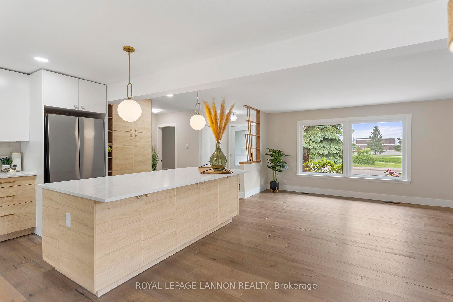 Photo 2 of 104 Riverview Drive, Thunder Bay, Edgewater Park — HOMEH
