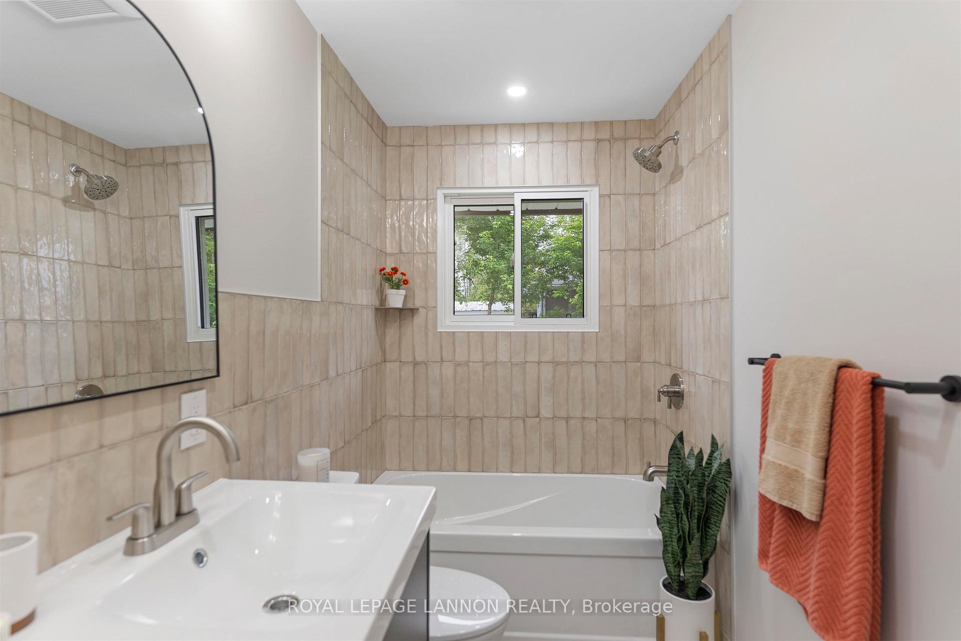 Photo 16 of 104 Riverview Drive, Thunder Bay, Edgewater Park — HOMEH