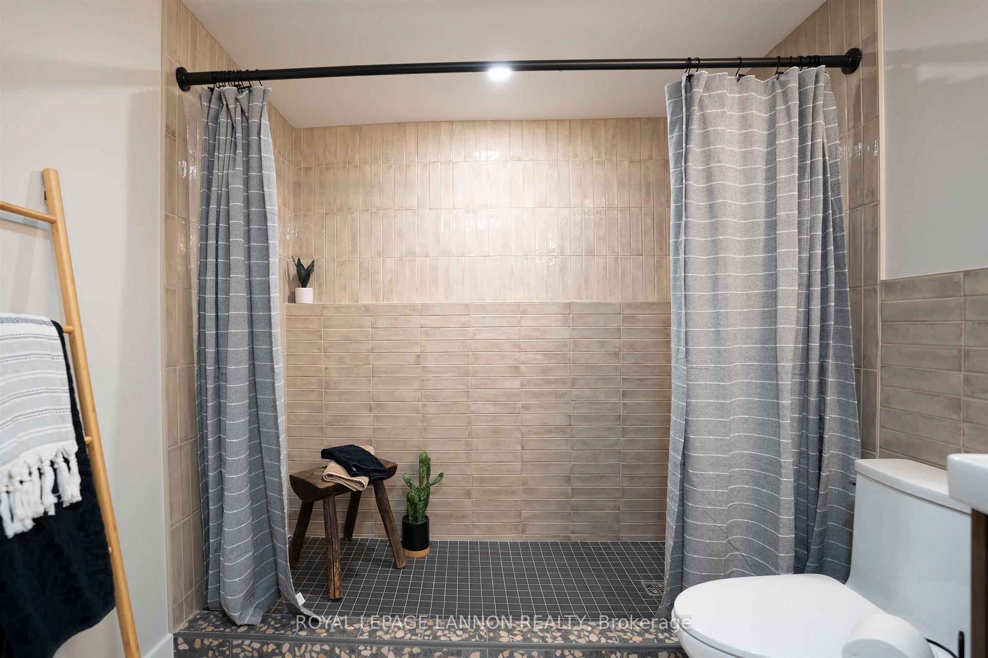 Photo 27 of 104 Riverview Drive, Thunder Bay, Edgewater Park — HOMEH