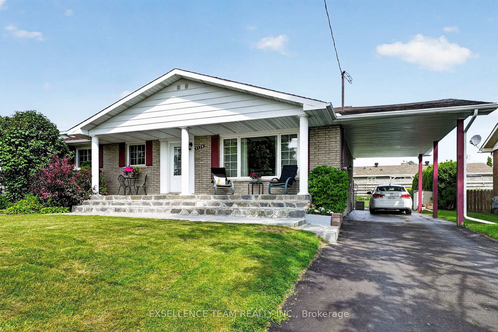 Photo 2 of 1120 Lasalle Road, Cornwall, Cornwall — HOMEH