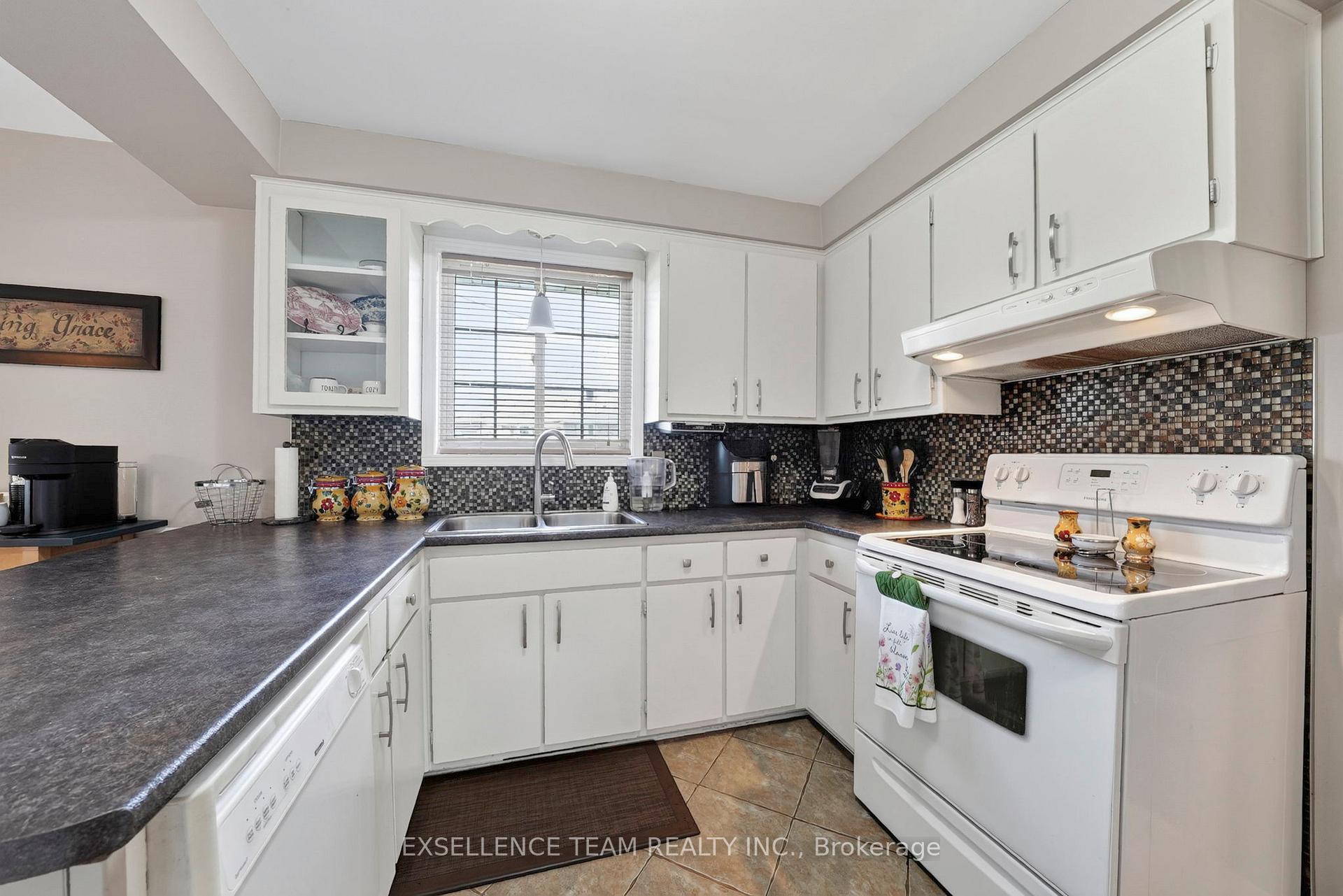 Photo 12 of 1120 Lasalle Road, Cornwall, Cornwall — HOMEH