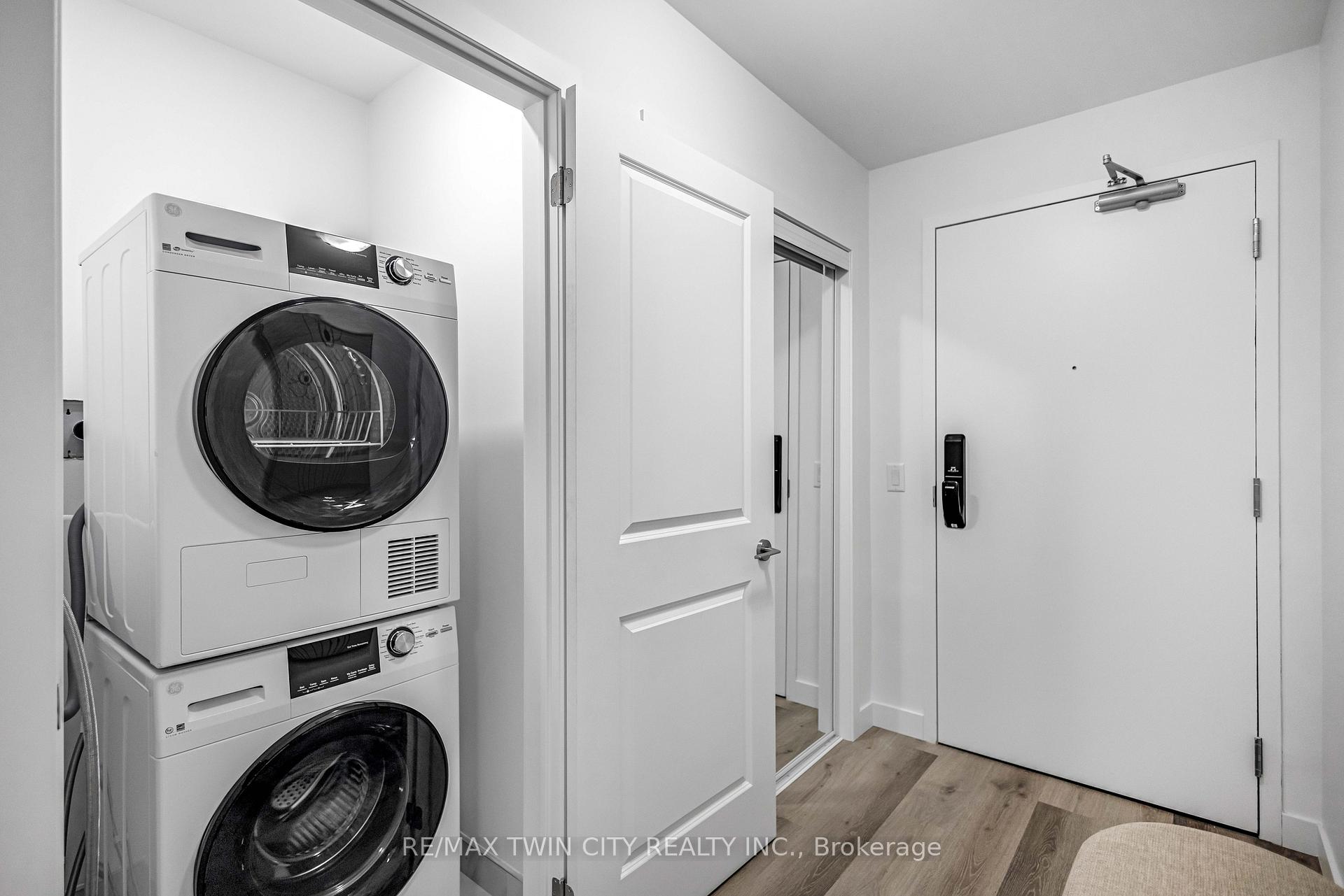 Photo 3 of Unit 212, 461 Green Road, Hamilton, Lakeshore — HOMEH