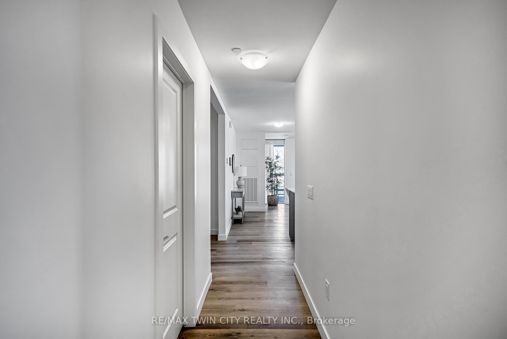 Photo 4 of Unit 212, 461 Green Road, Hamilton, Lakeshore — HOMEH