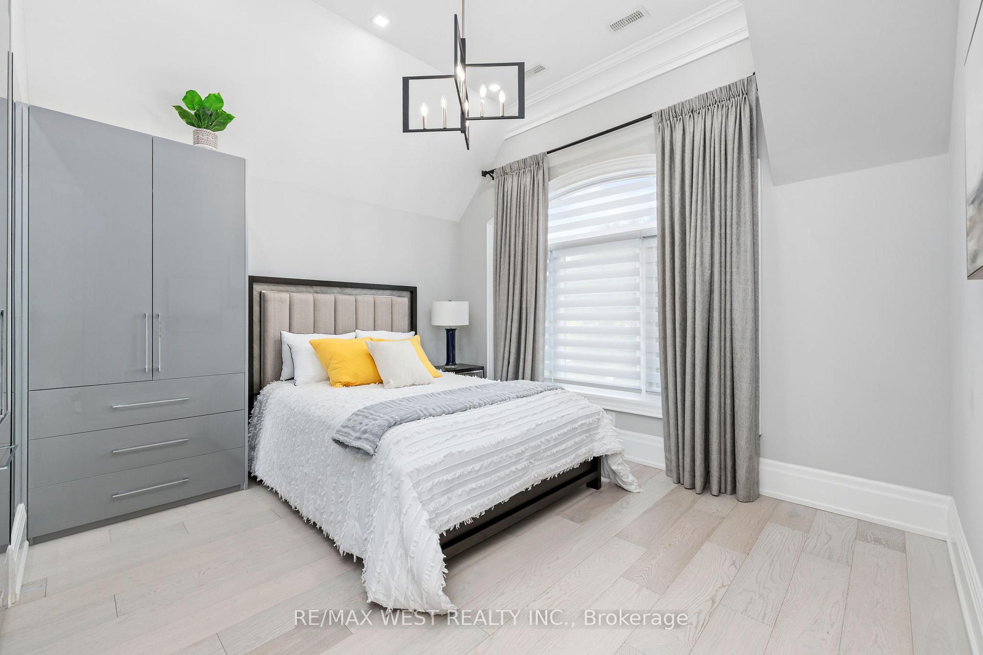 Photo 10 of 62 Sherwood Forest Drive, Markham, Bullock — HOMEH