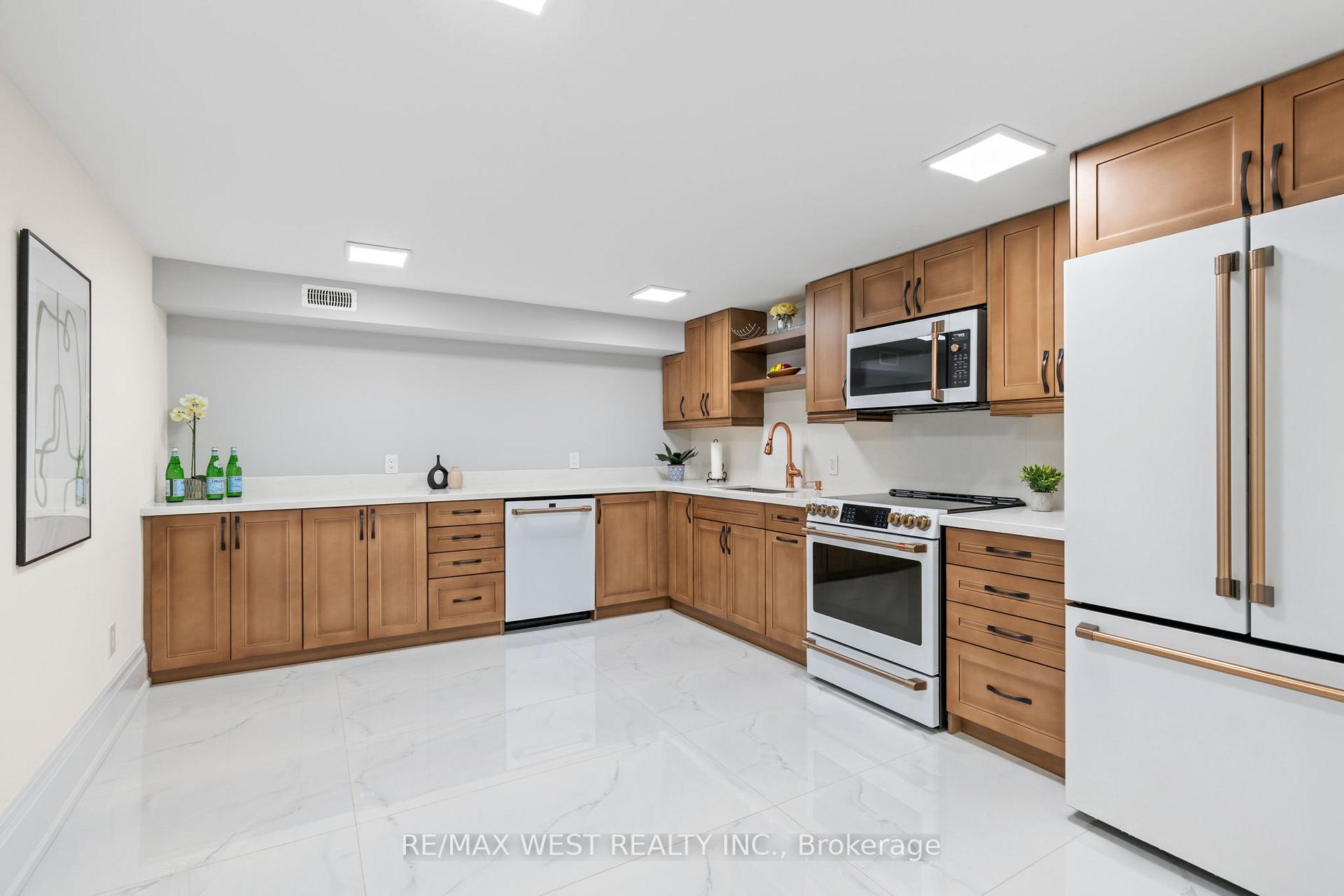 Photo 15 of 62 Sherwood Forest Drive, Markham, Bullock — HOMEH
