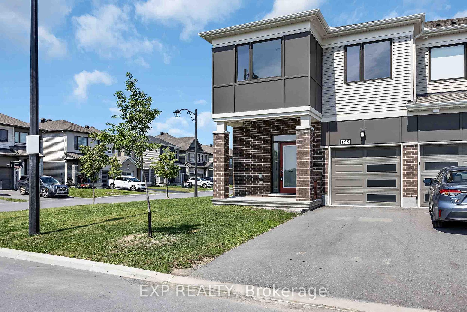 Photo 2 of 155 Yearling Circle, Ottawa, Goulbourn Twp From Franktown Rd/South To Rideau — HOMEH