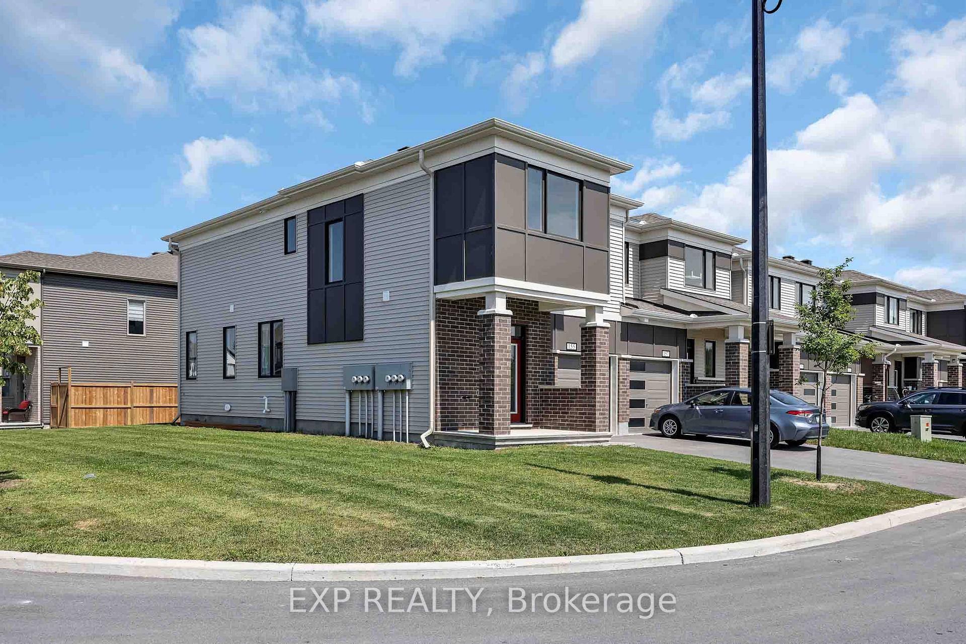Photo 3 of 155 Yearling Circle, Ottawa, Goulbourn Twp From Franktown Rd/South To Rideau — HOMEH