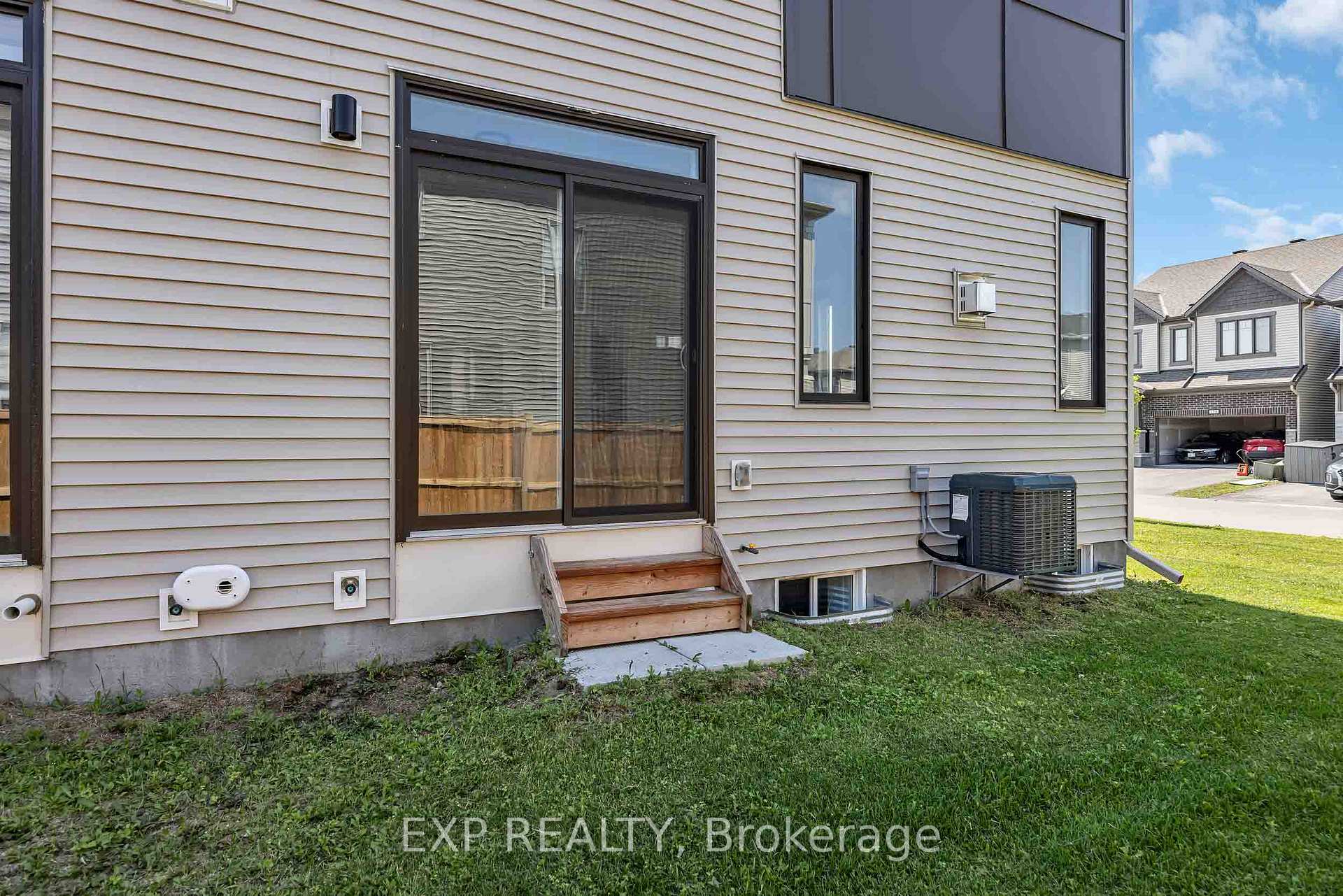 Photo 41 of 155 Yearling Circle, Ottawa, Goulbourn Twp From Franktown Rd/South To Rideau — HOMEH