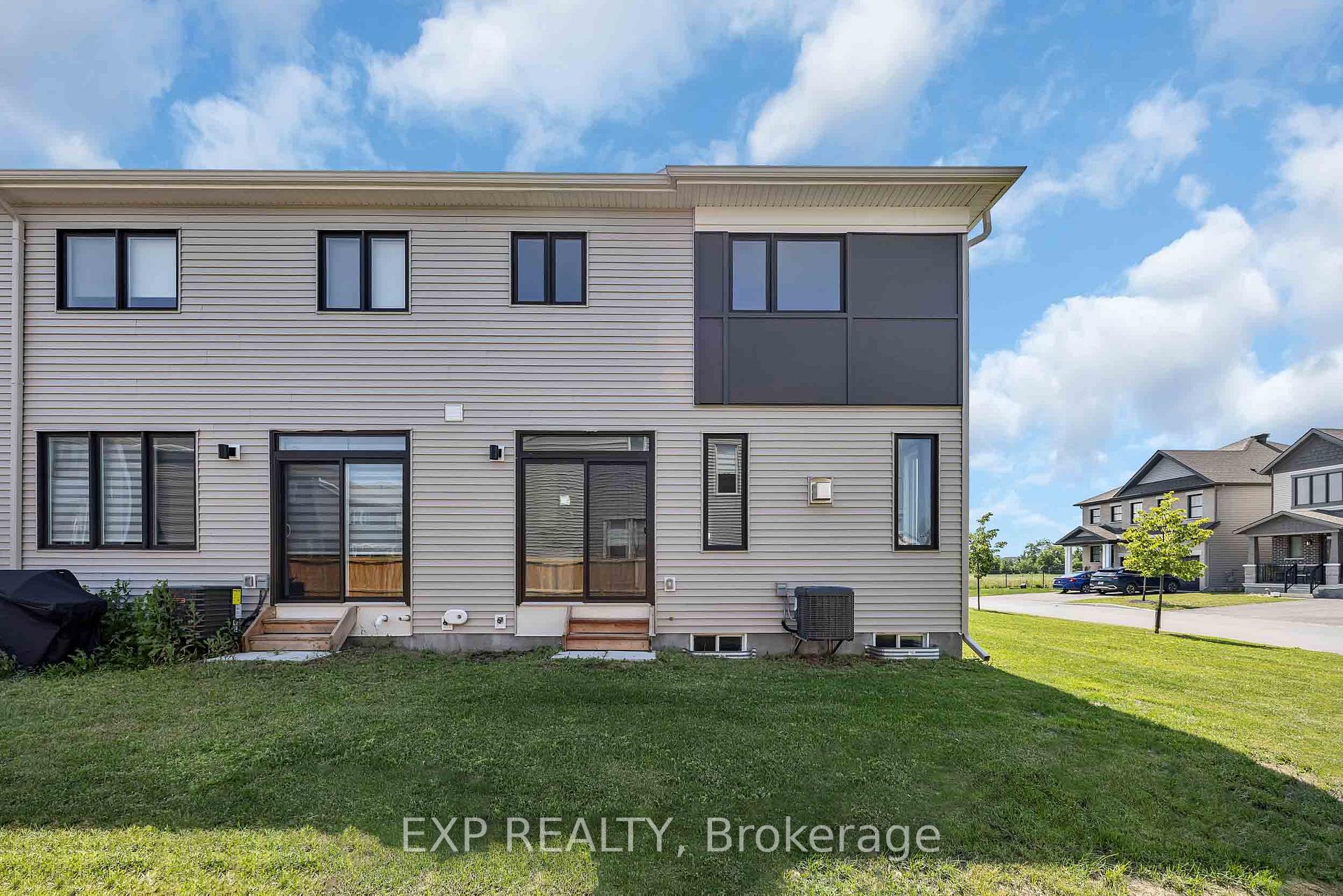 Photo 42 of 155 Yearling Circle, Ottawa, Goulbourn Twp From Franktown Rd/South To Rideau — HOMEH