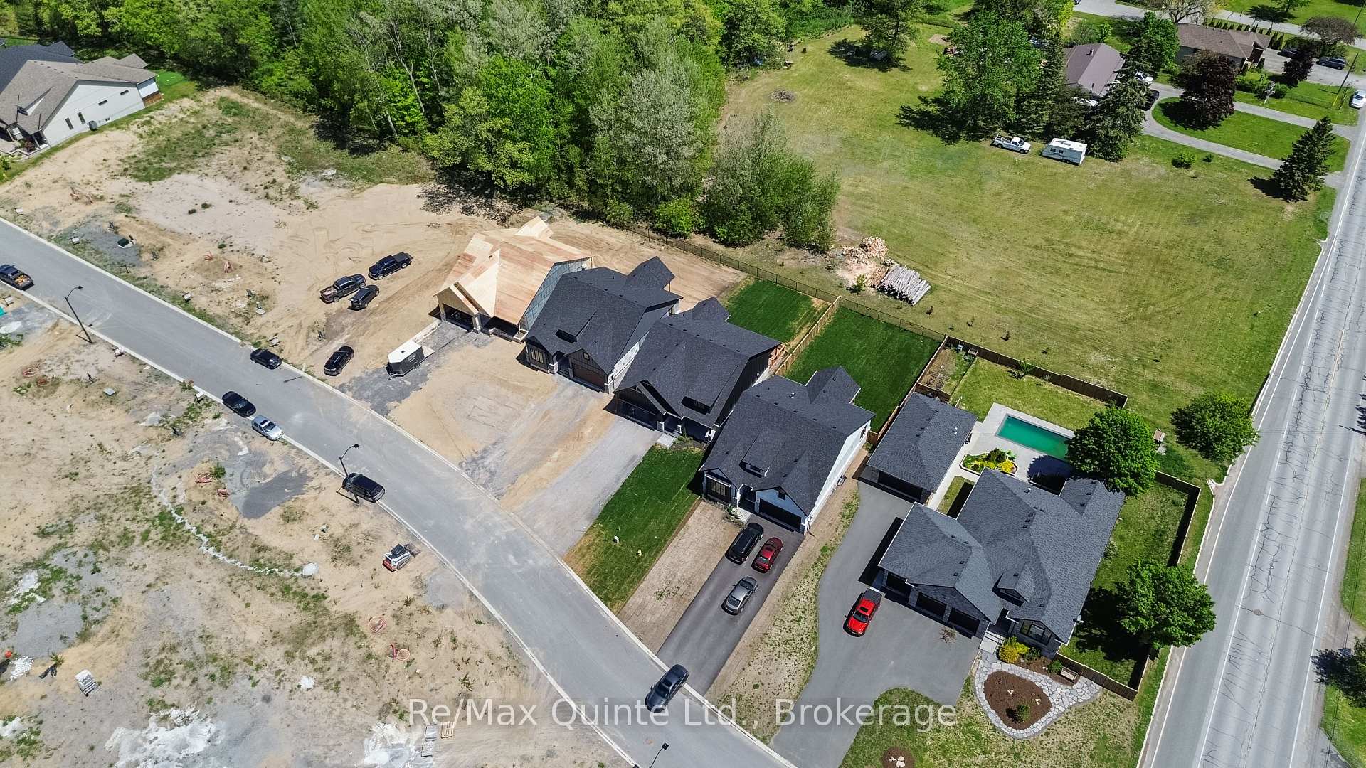 Photo 5 of 16 Deerview Drive, Quinte West, Murray Ward — HOMEH