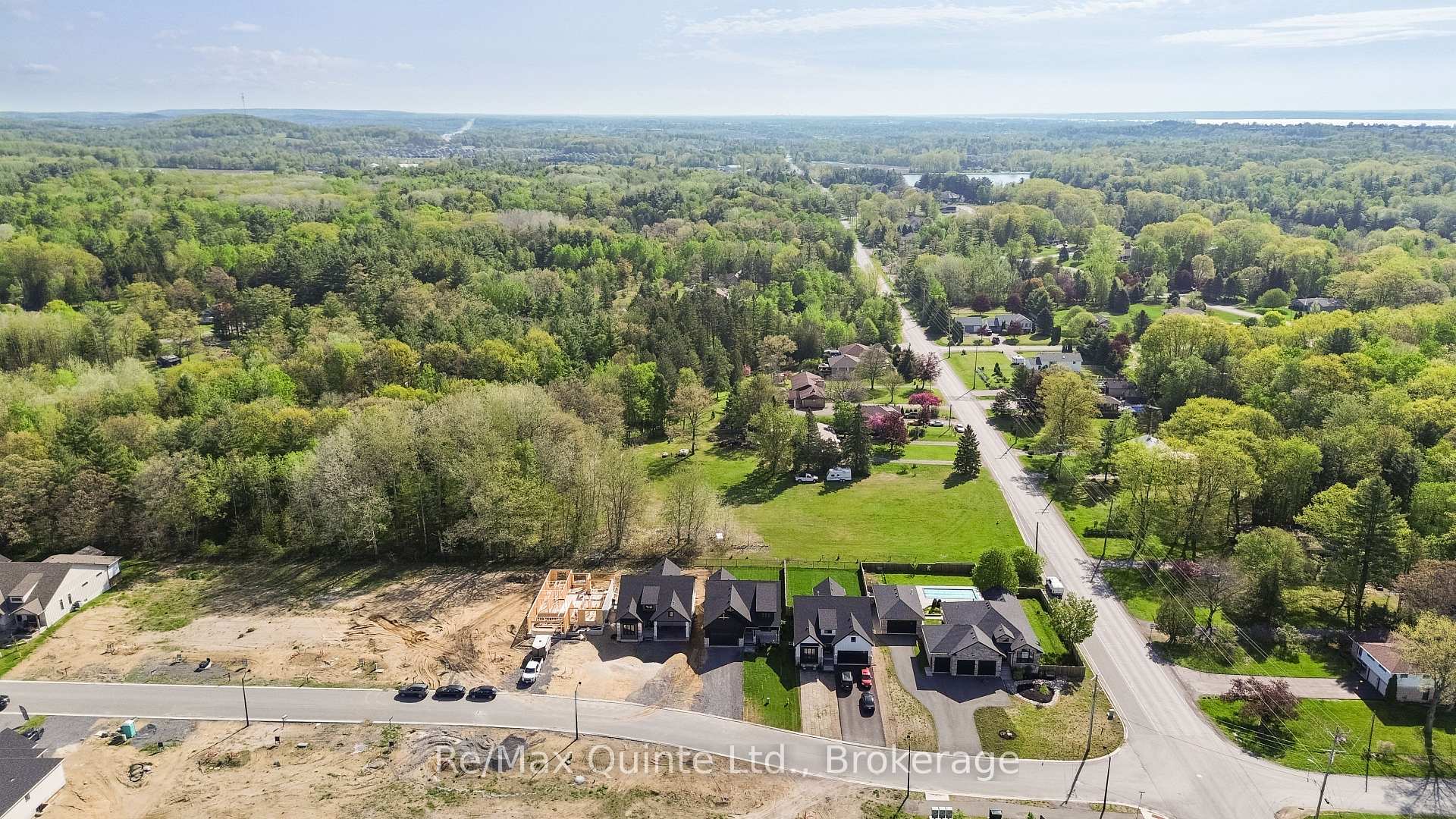 Photo 12 of 16 Deerview Drive, Quinte West, Murray Ward — HOMEH