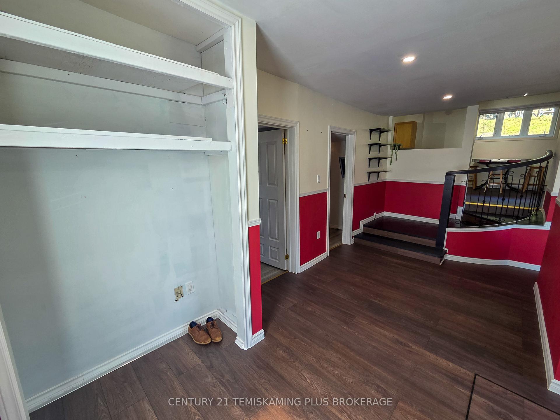 Photo 3 of 42 Russell Street, Cobalt — HOMEH