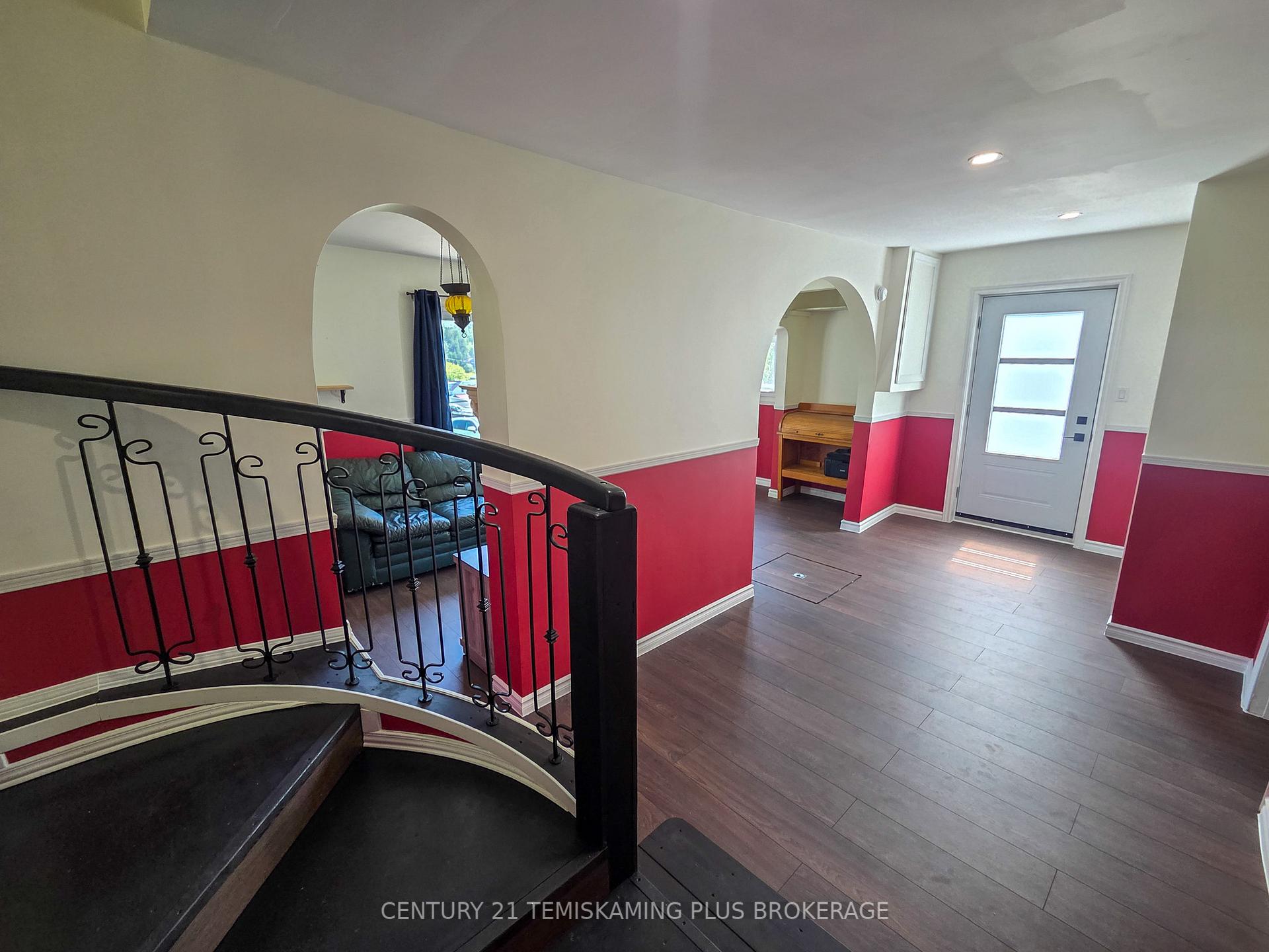 Photo 4 of 42 Russell Street, Cobalt — HOMEH