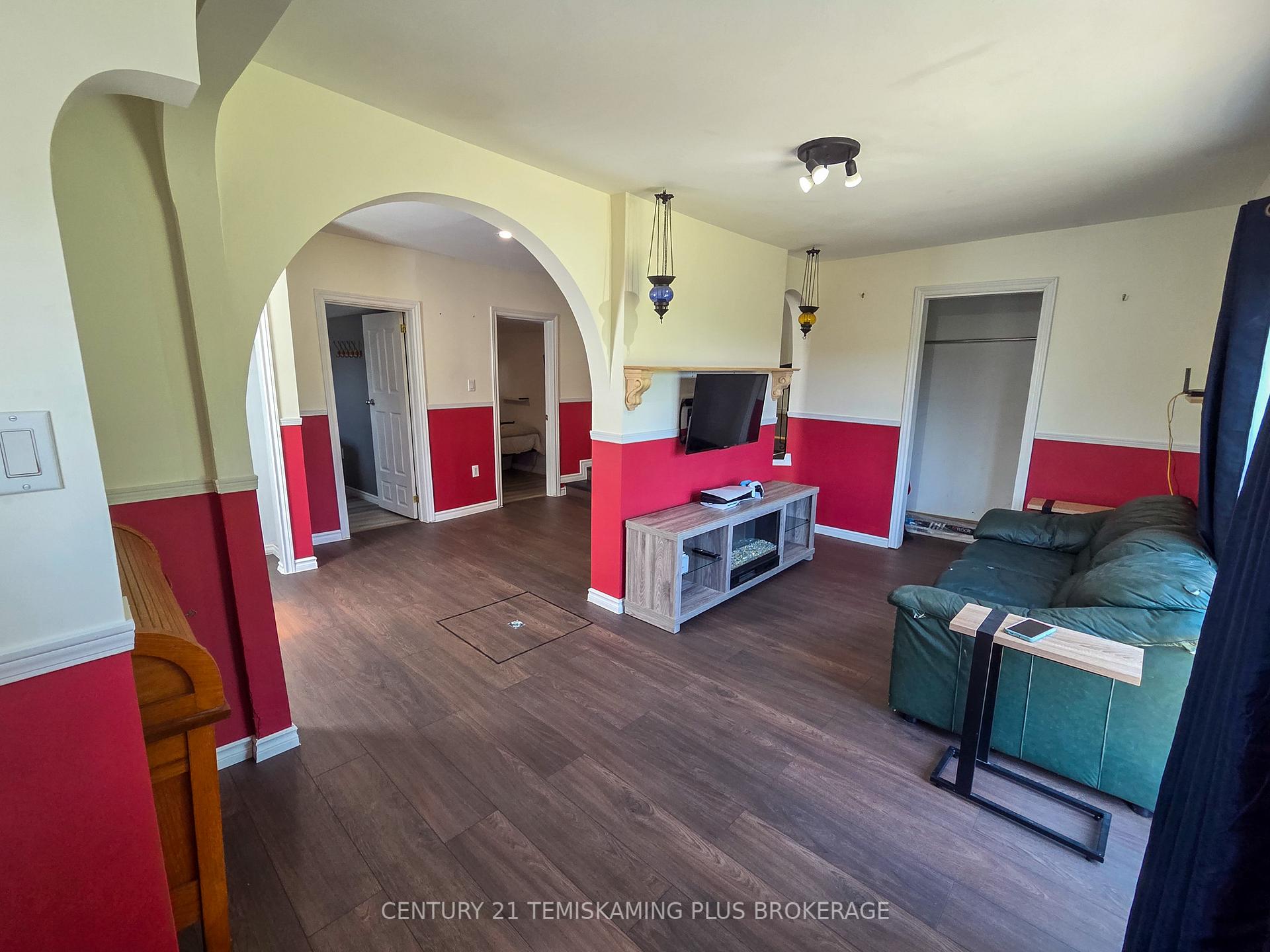 Photo 7 of 42 Russell Street, Cobalt — HOMEH