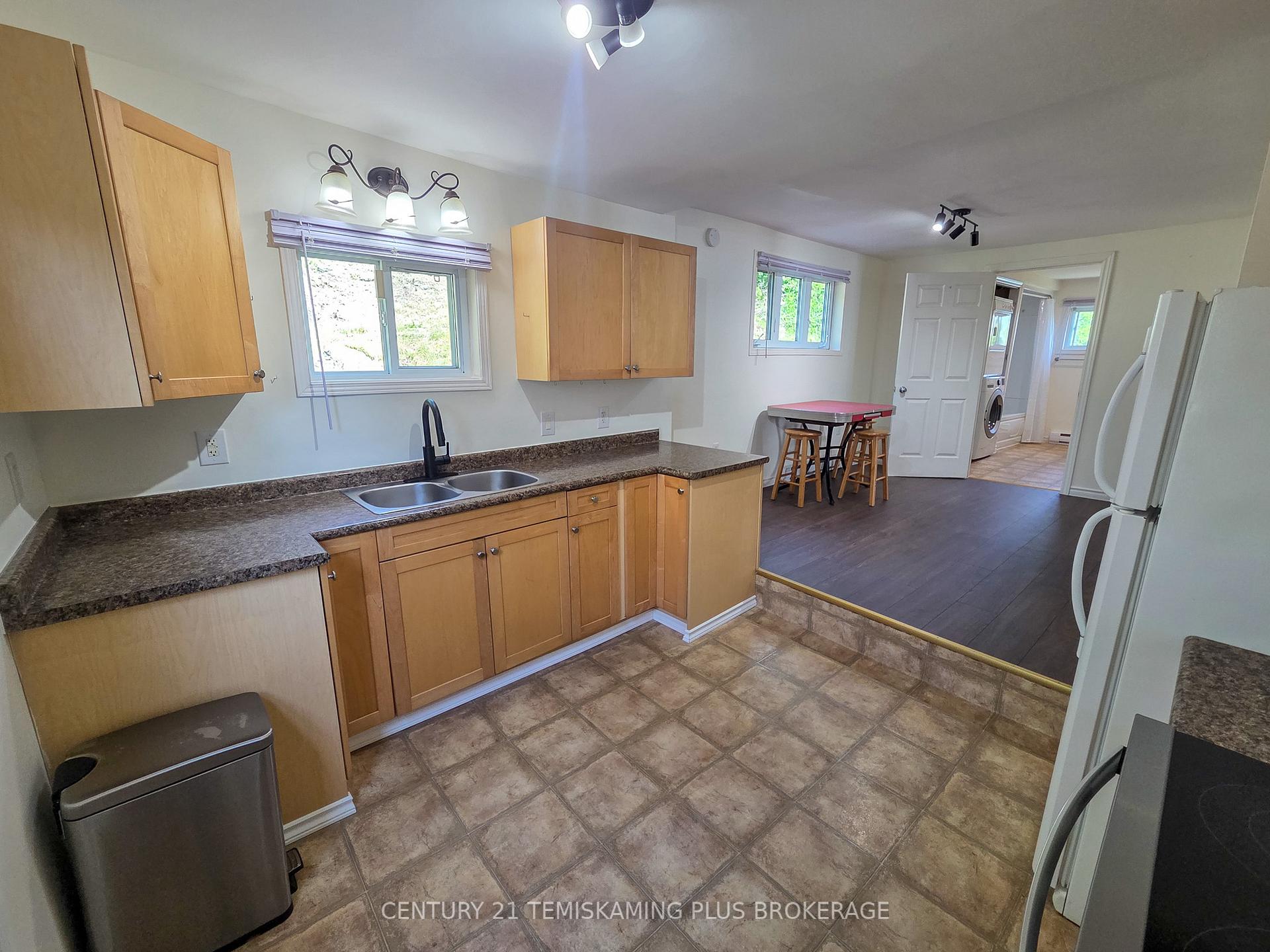 Photo 8 of 42 Russell Street, Cobalt — HOMEH