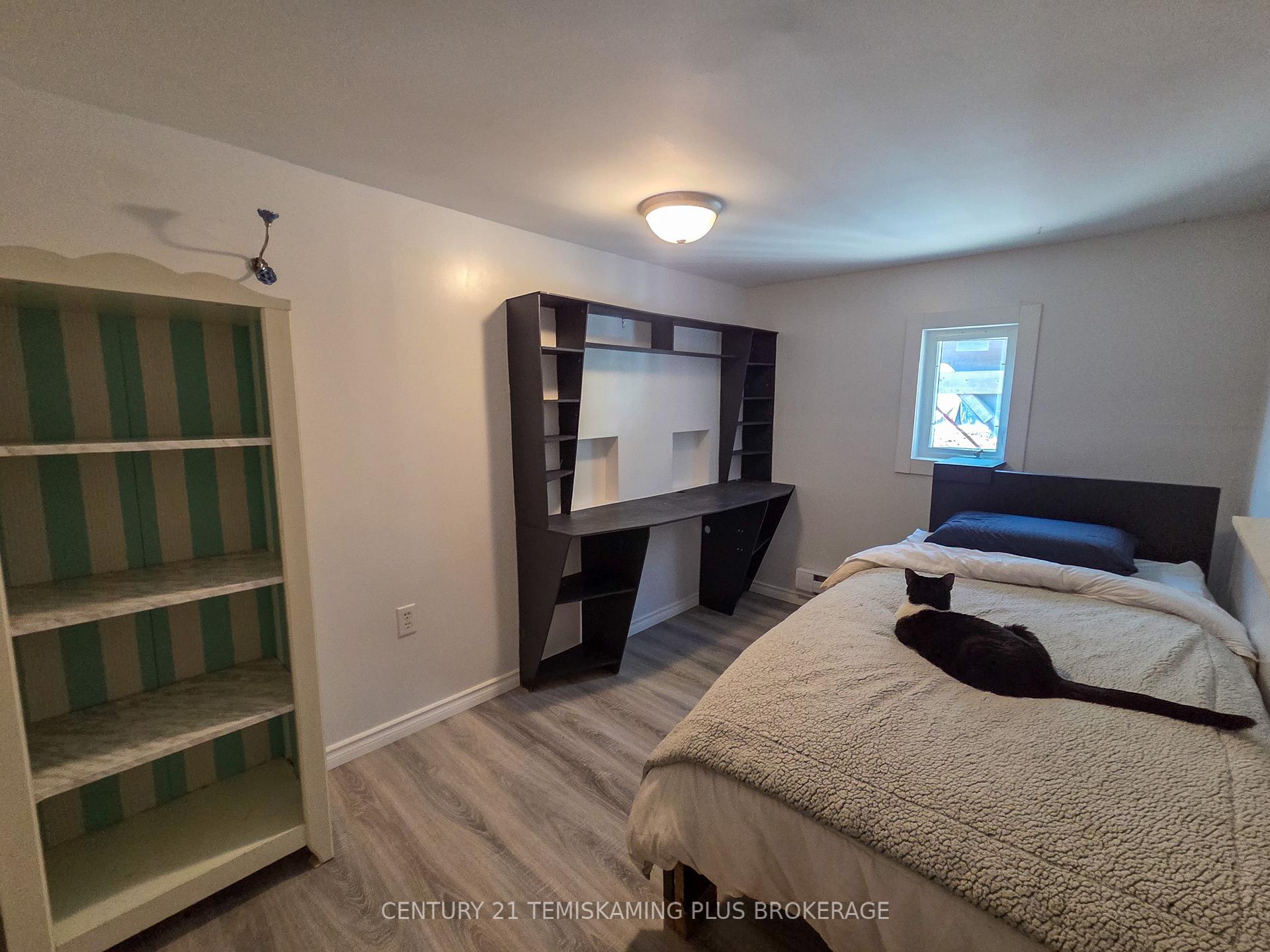 Photo 15 of 42 Russell Street, Cobalt — HOMEH