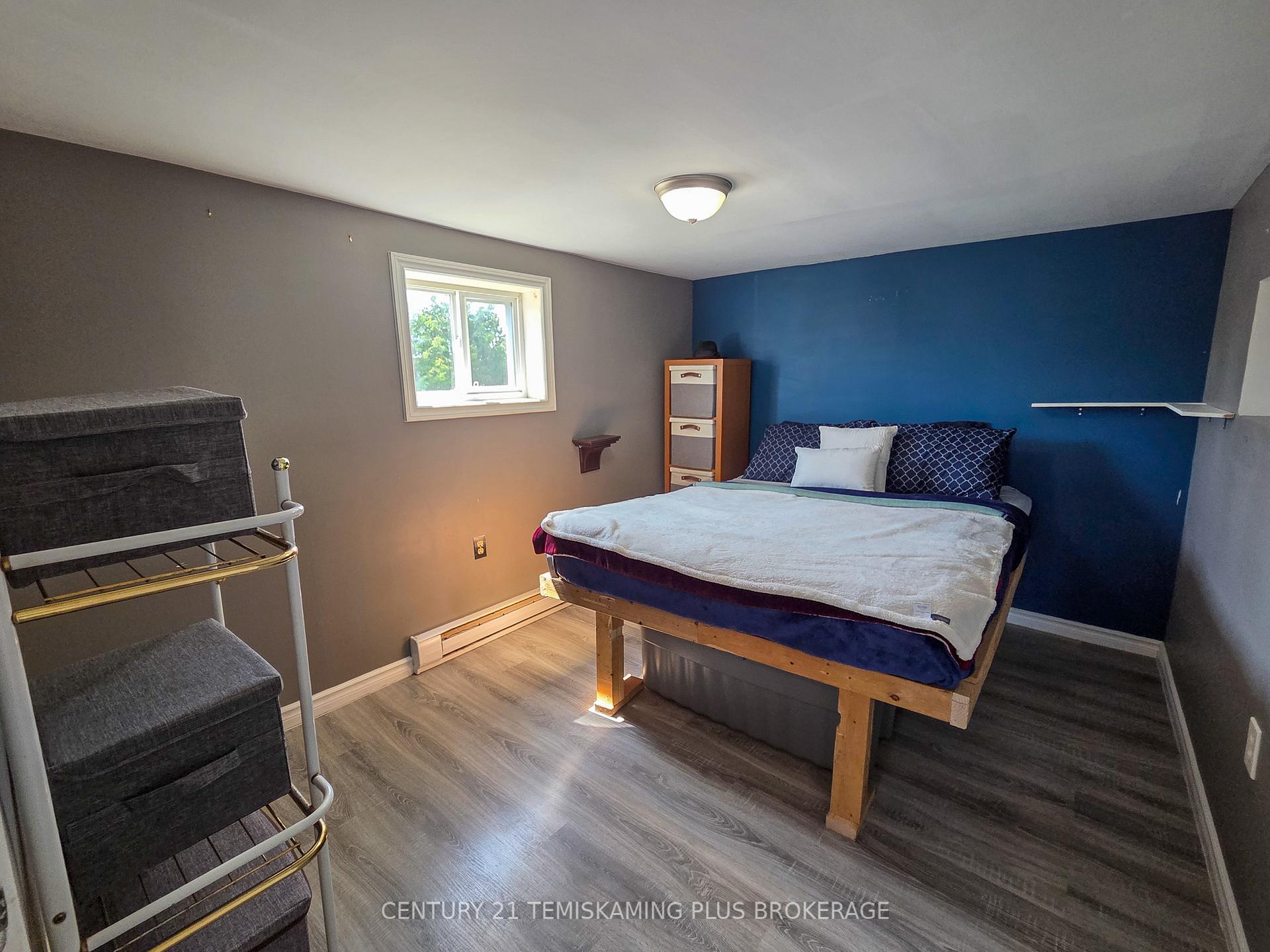 Photo 17 of 42 Russell Street, Cobalt — HOMEH