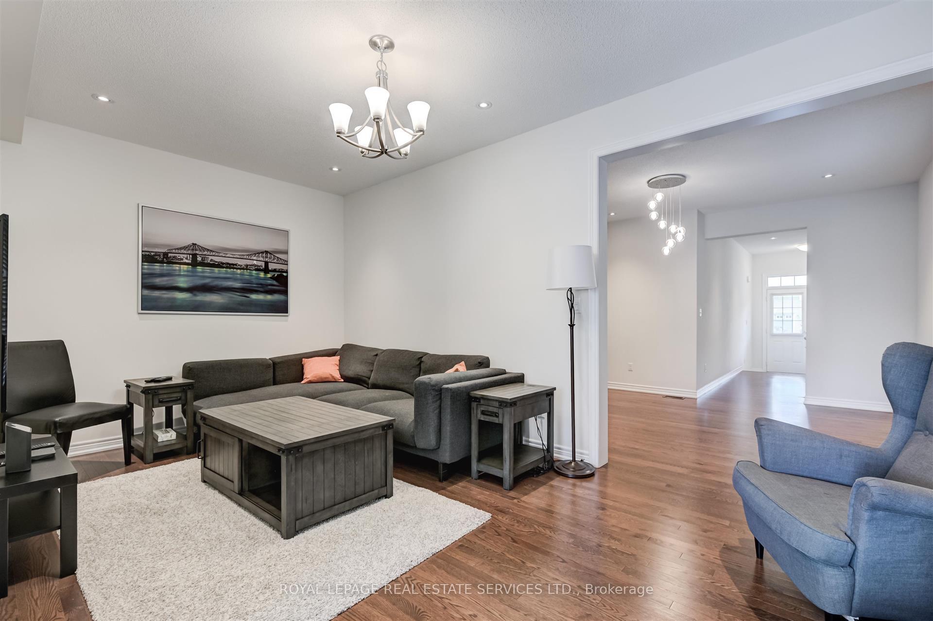Photo 5 of 27 Erinview Terrace, Etobicoke, Eringate-Centennial-West Deane — HOMEH