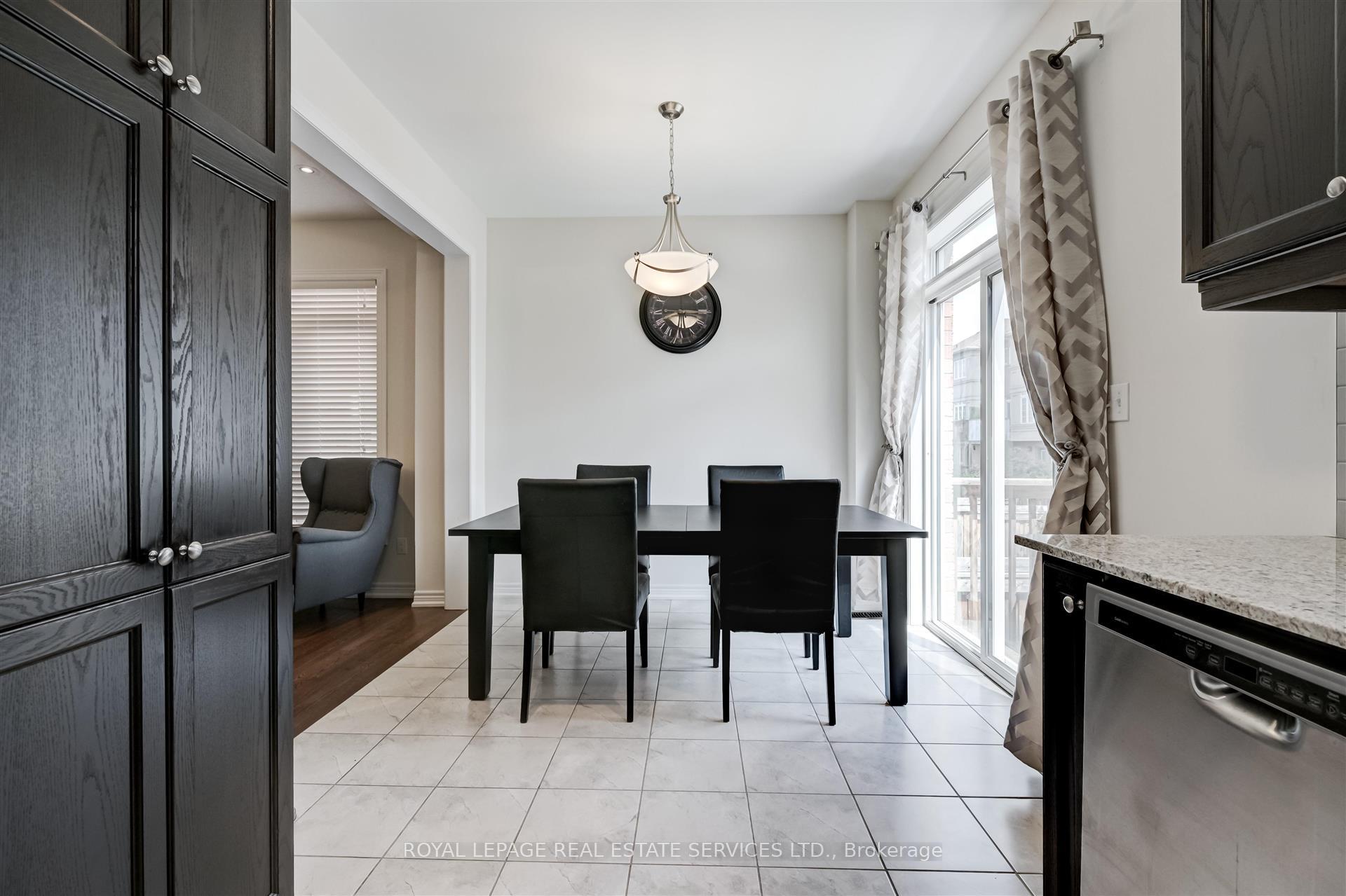 Photo 8 of 27 Erinview Terrace, Etobicoke, Eringate-Centennial-West Deane — HOMEH