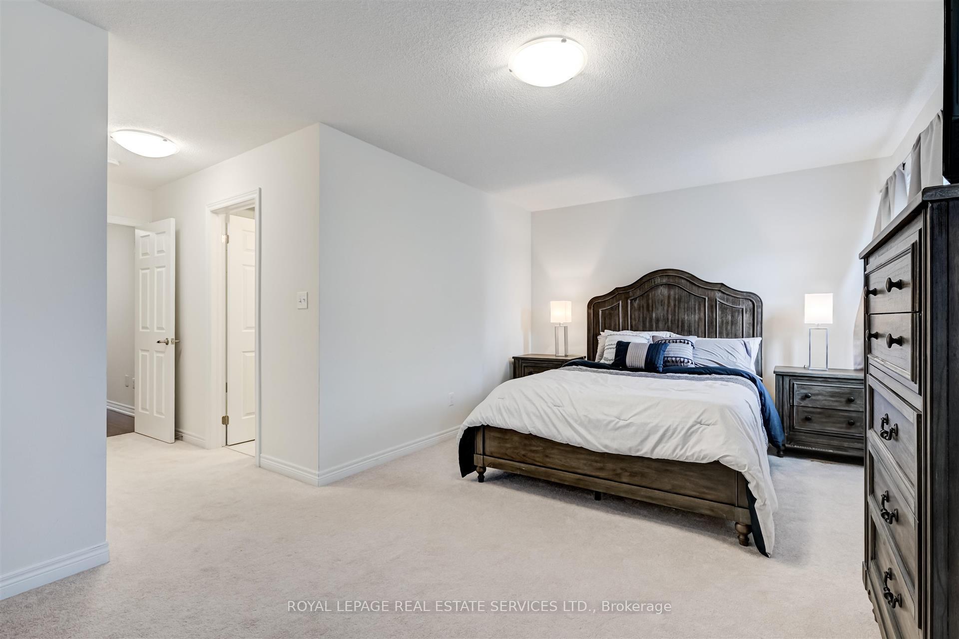 Photo 13 of 27 Erinview Terrace, Etobicoke, Eringate-Centennial-West Deane — HOMEH
